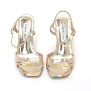 Sandali in simil pelle con tacco e dettaglio fibbia strass