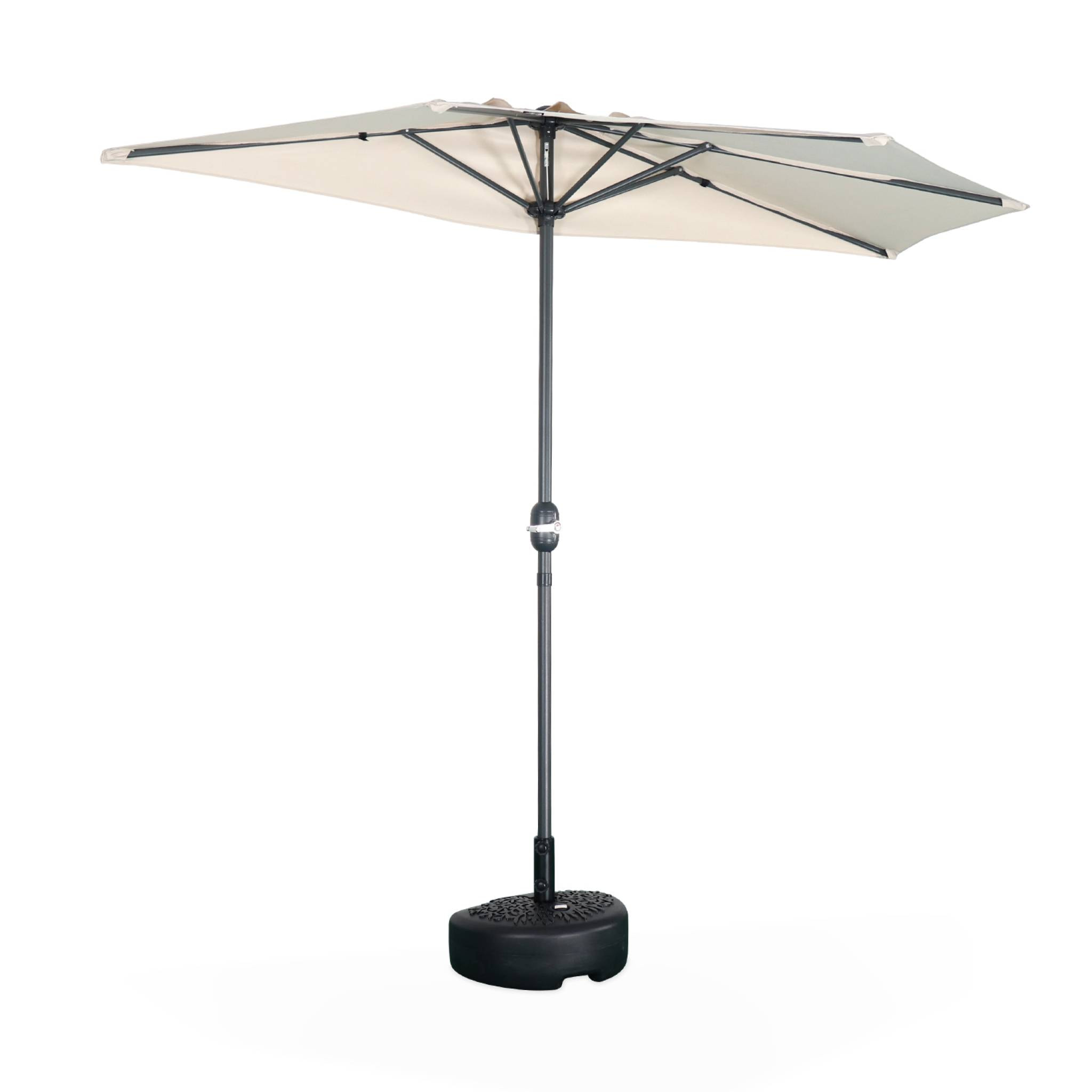 Parasol de balcon Ø250cm  – CALVI – Demi-parasol droit. mât central en aluminium avec manivelle d’ouverture. toile sable