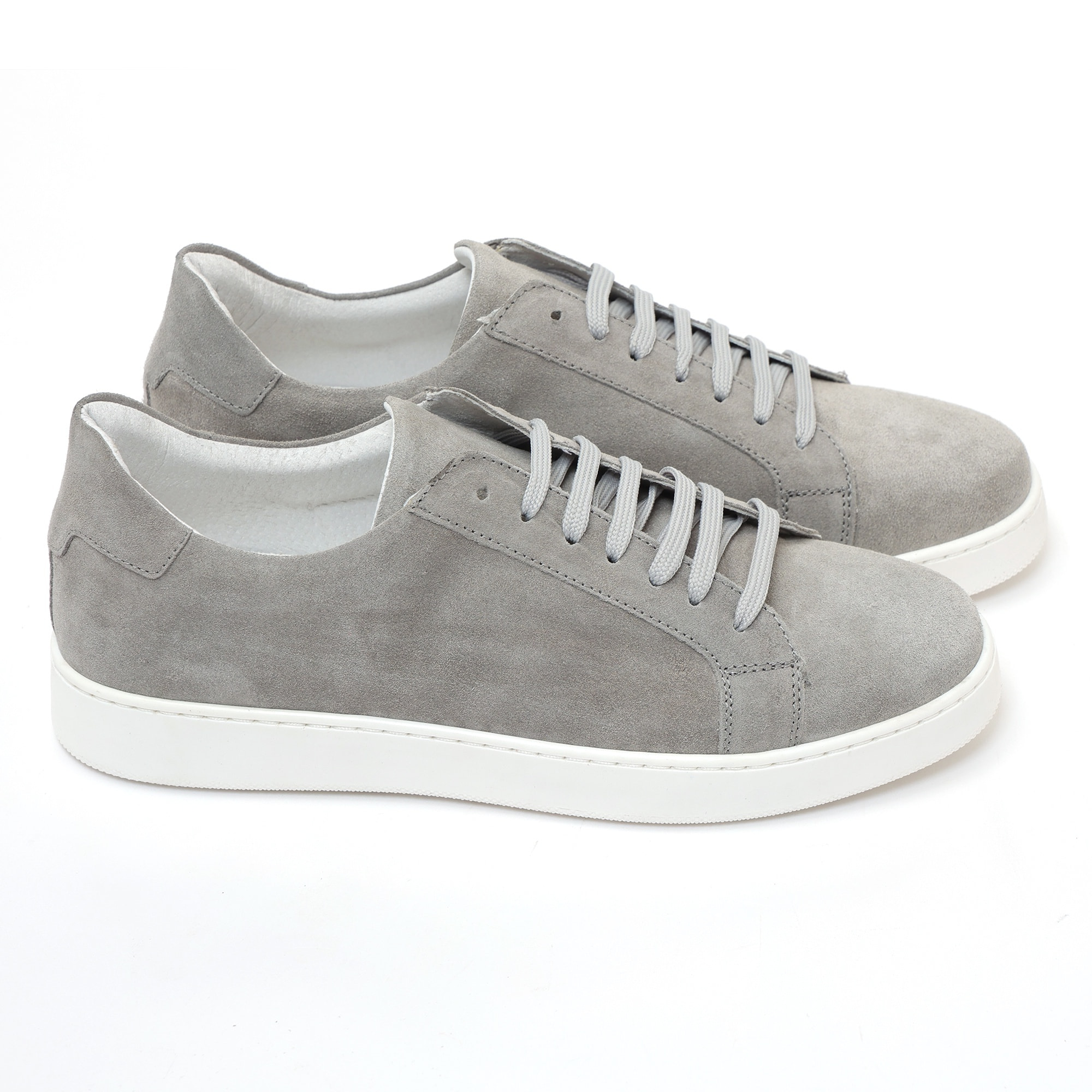 Sneakers stringate in camoscio Grigio