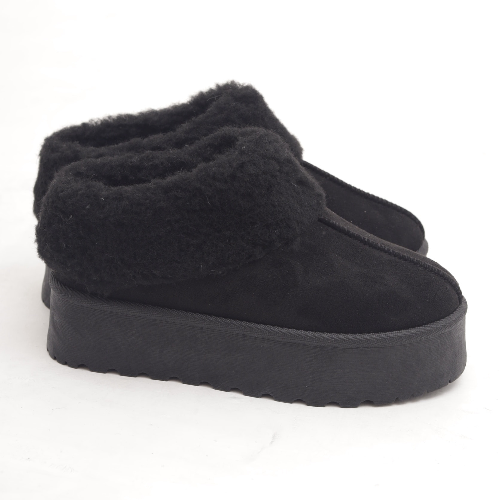 SLIPPER MAMMUT RISVOLTATO NERO