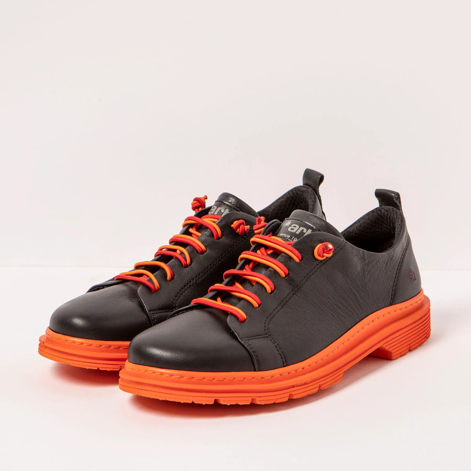 Zapatos 1897 NAPPA BLACK-ORANGE/ BIRMINGHAM color Black-orange