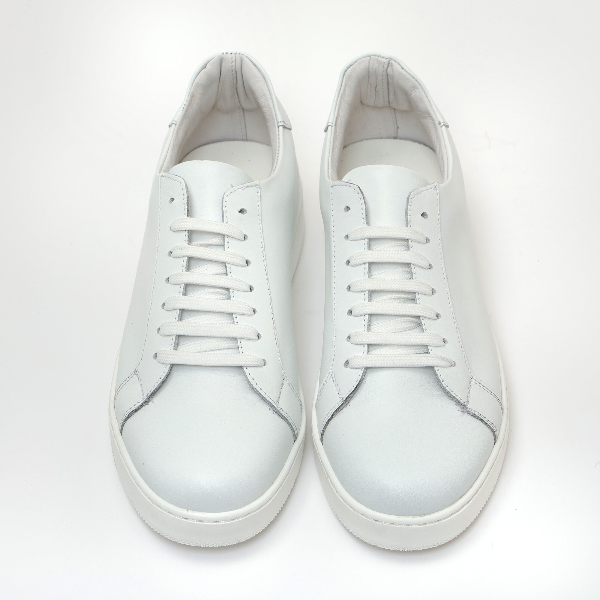 Sneakers stringate in pelle di vitello