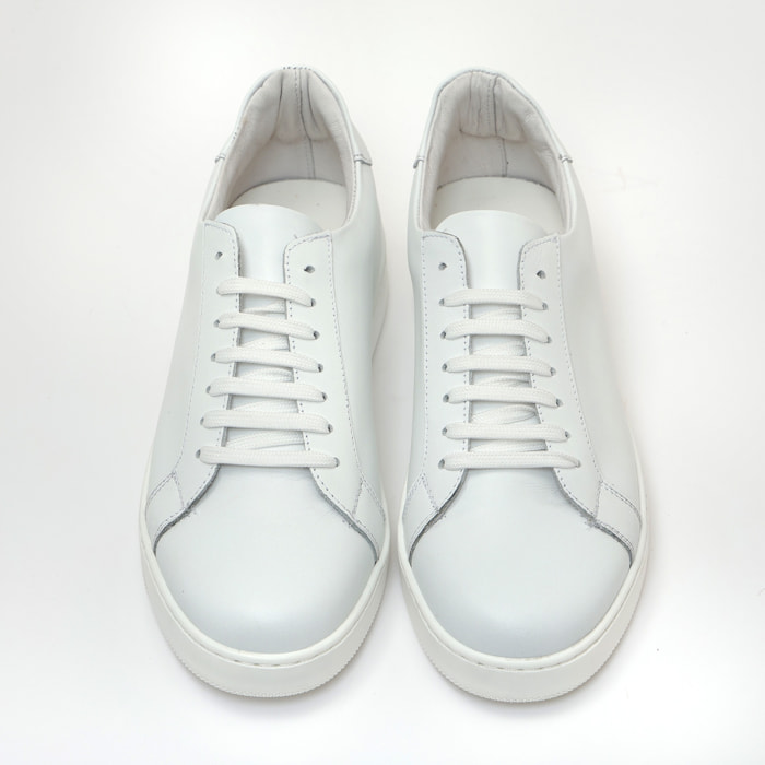 Sneakers stringate in pelle di vitello