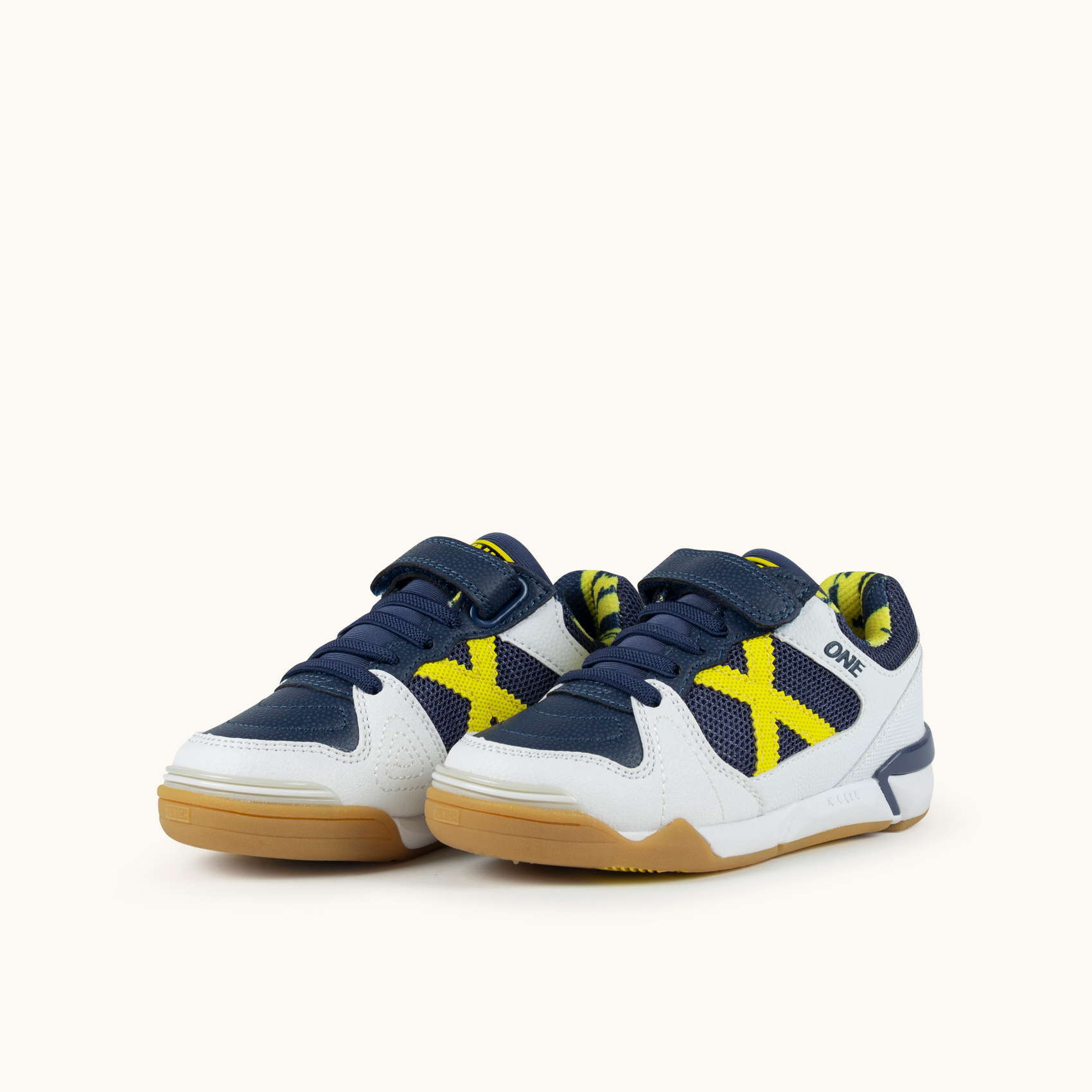 Zapatillas de fútbol sala para niños con velcro en azul y naranja MUNICH ONE KID VCO 80