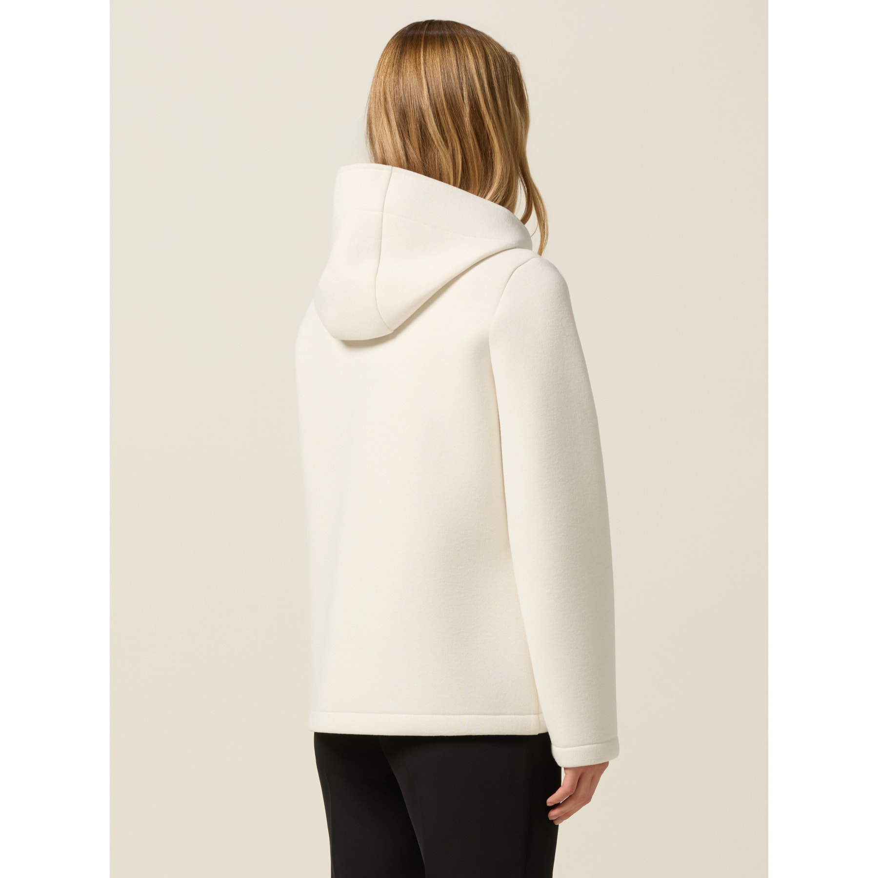 Oltre - Cappotto corto in tessuto scuba con spilla - Bianco