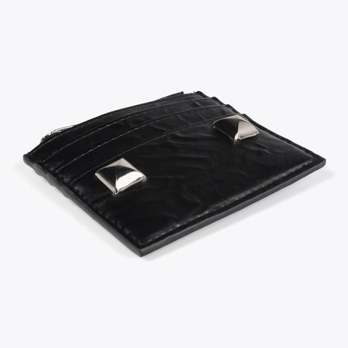 Porta carte effetto rugoso con borchie