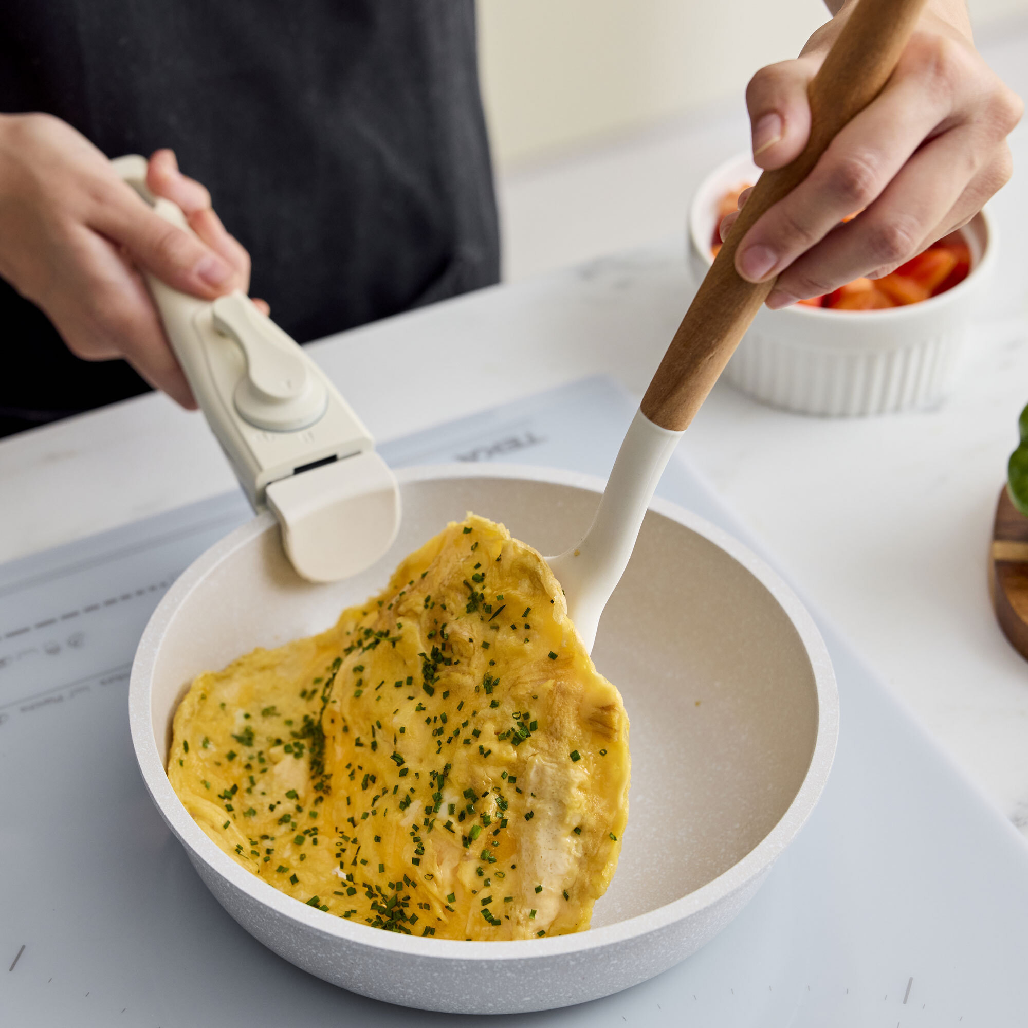 Batería de cocina 10 pzs beige/mango extraíble,3 sartenes,2 cazos,tapas y utensilios/aluminio fundido revestimiento antiadherente