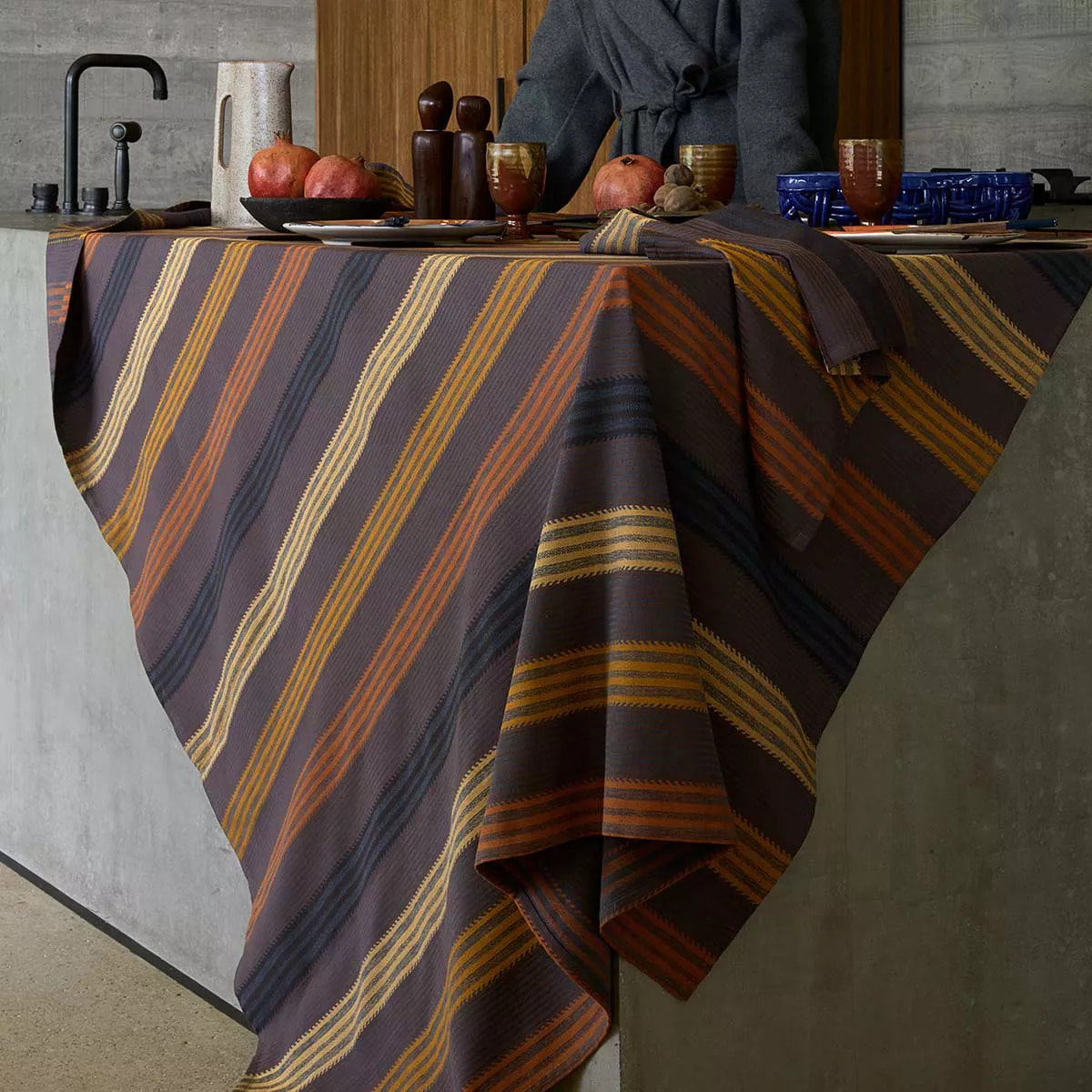 Nappe pur coton enduit motif jacquard brun marron Mille bambous onyx