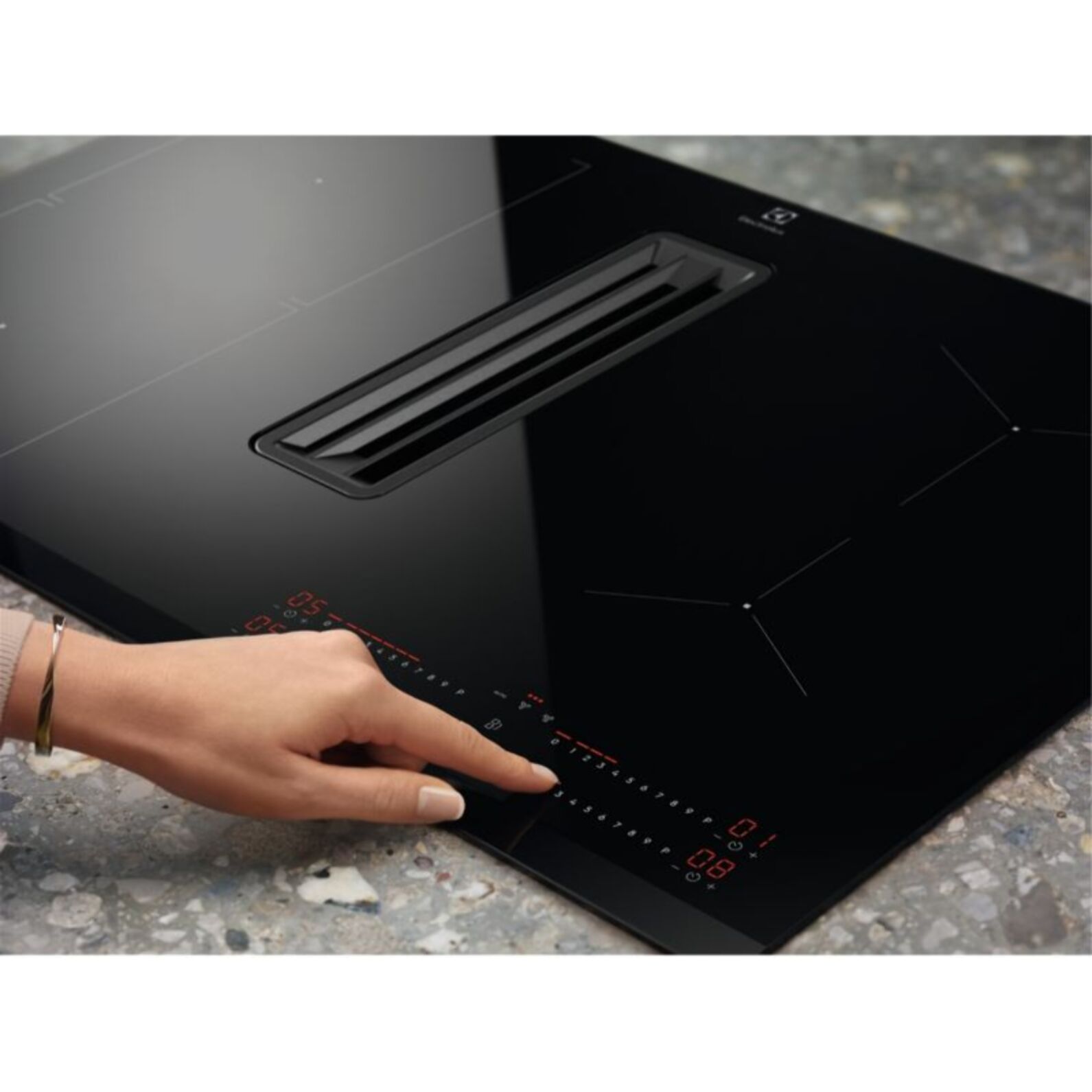 Plaque induction aspirante ELECTROLUX KCC8344