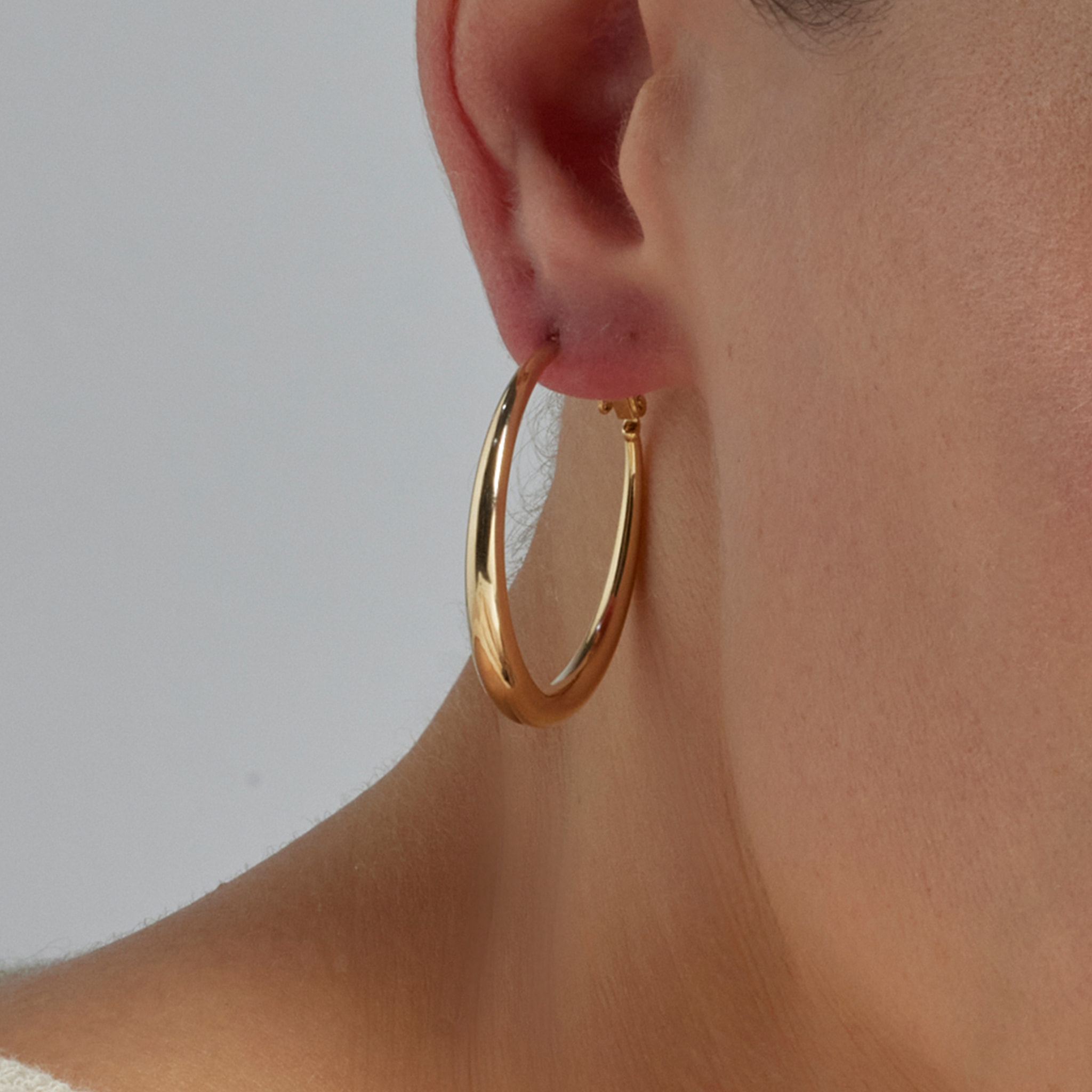 Pendientes de 34mm de diámetro acabado oro amarillo de 18k