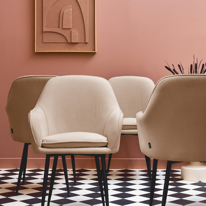 Lot de 4 fauteuils en velours côtelé beige et pieds en métal noir mat. L 57 x P 59 x H 84.5cm