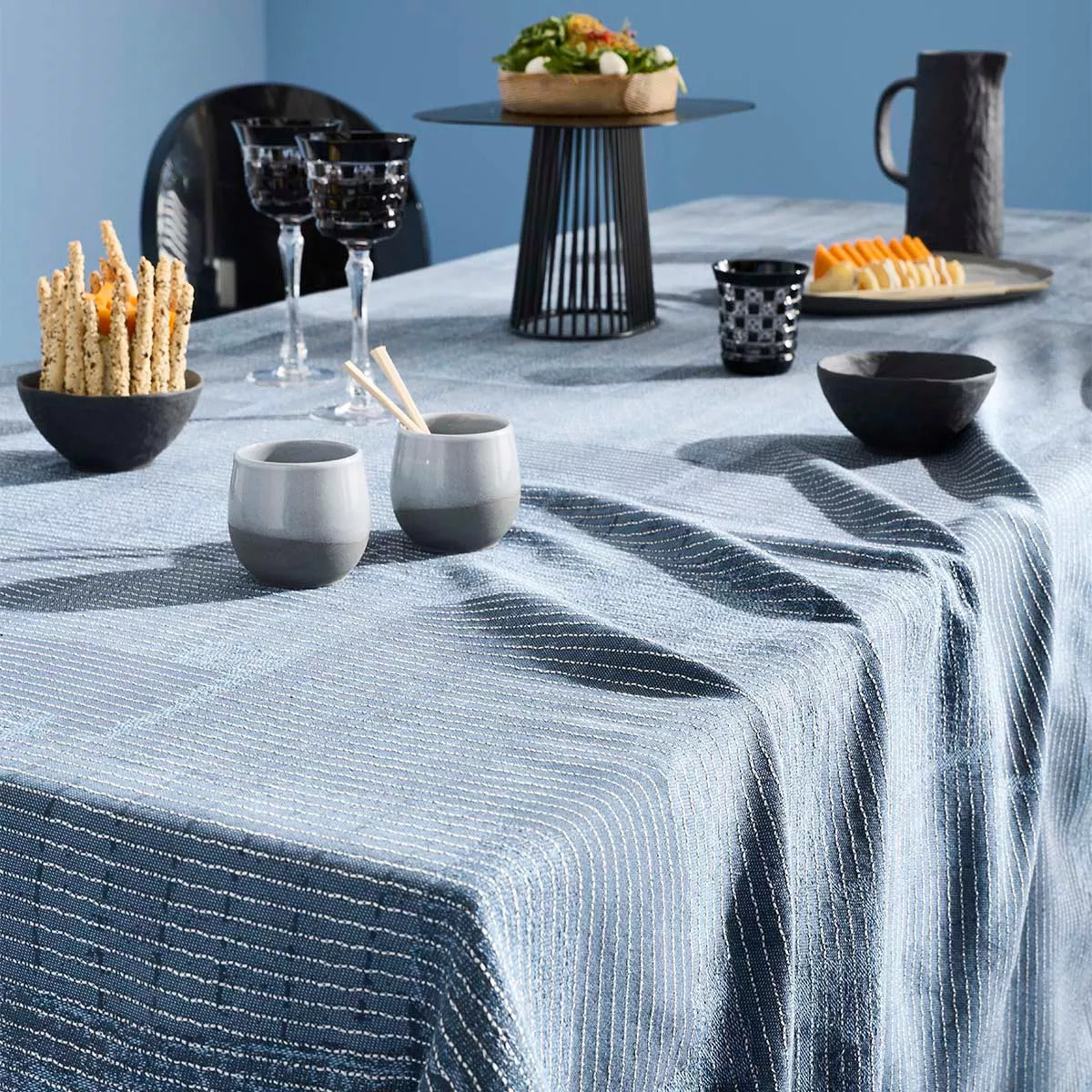 Nappe pur coton lavé motif jacquard bleu Denim indigo