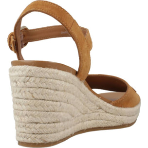 Sandalias Mujer de la marca GEOX  modelo D PANAREA C Brown