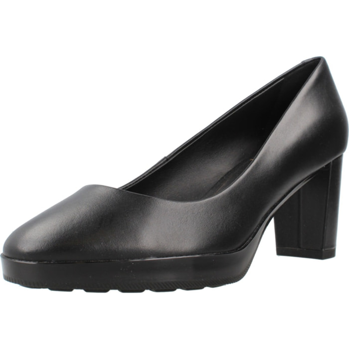 Salones Mujer de la marca GEOX  modelo D35TED 000Y3 NEGRO