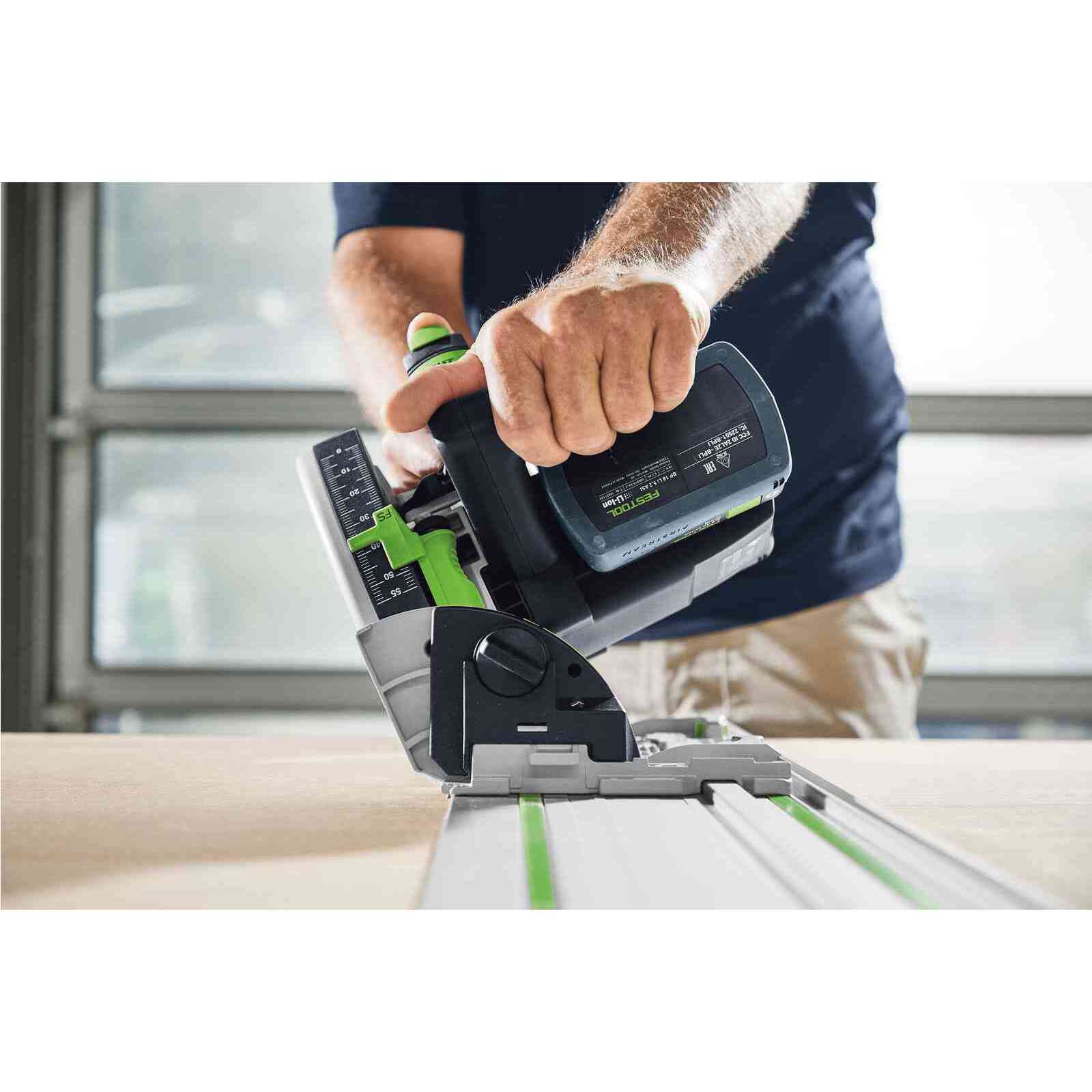 Scie plongeante sans fil TSC 55 5,0 KEBI-Plus/XL-FS - FESTOOL - avec 2 batteries 18V 5.0Ah - chargeur double - systainer - 577391