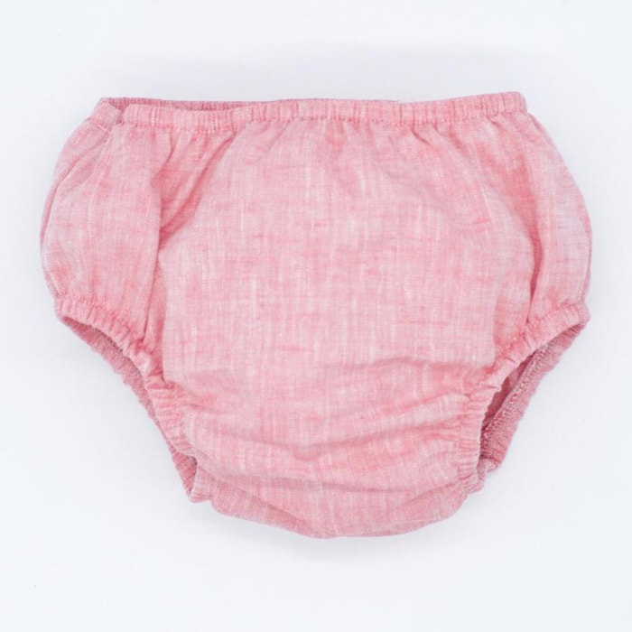 Cubrepañal rojo. Elastico en la cintura y en las piernas.