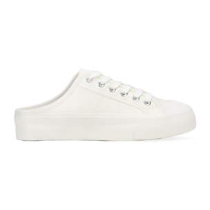 Zapatillas destalonadas beige con cordones