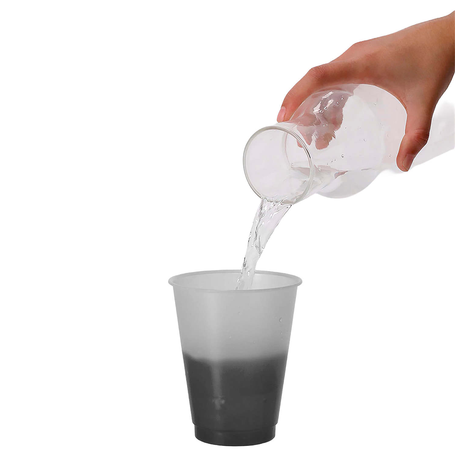 Pack de 10 Vasos con cambio de color al contacto con bebidas frías. De 500 ml de capacidad. Con acabado translúcido mate y fabricado en resistente material PP.