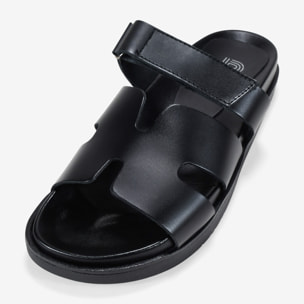 Sandalias planas negras en piel