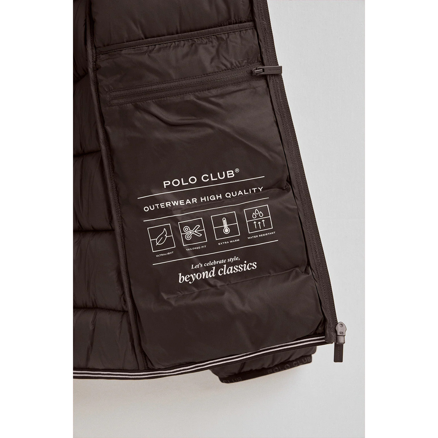 Chaqueta Salma Embroidery color chocolate con logo Rigby Go