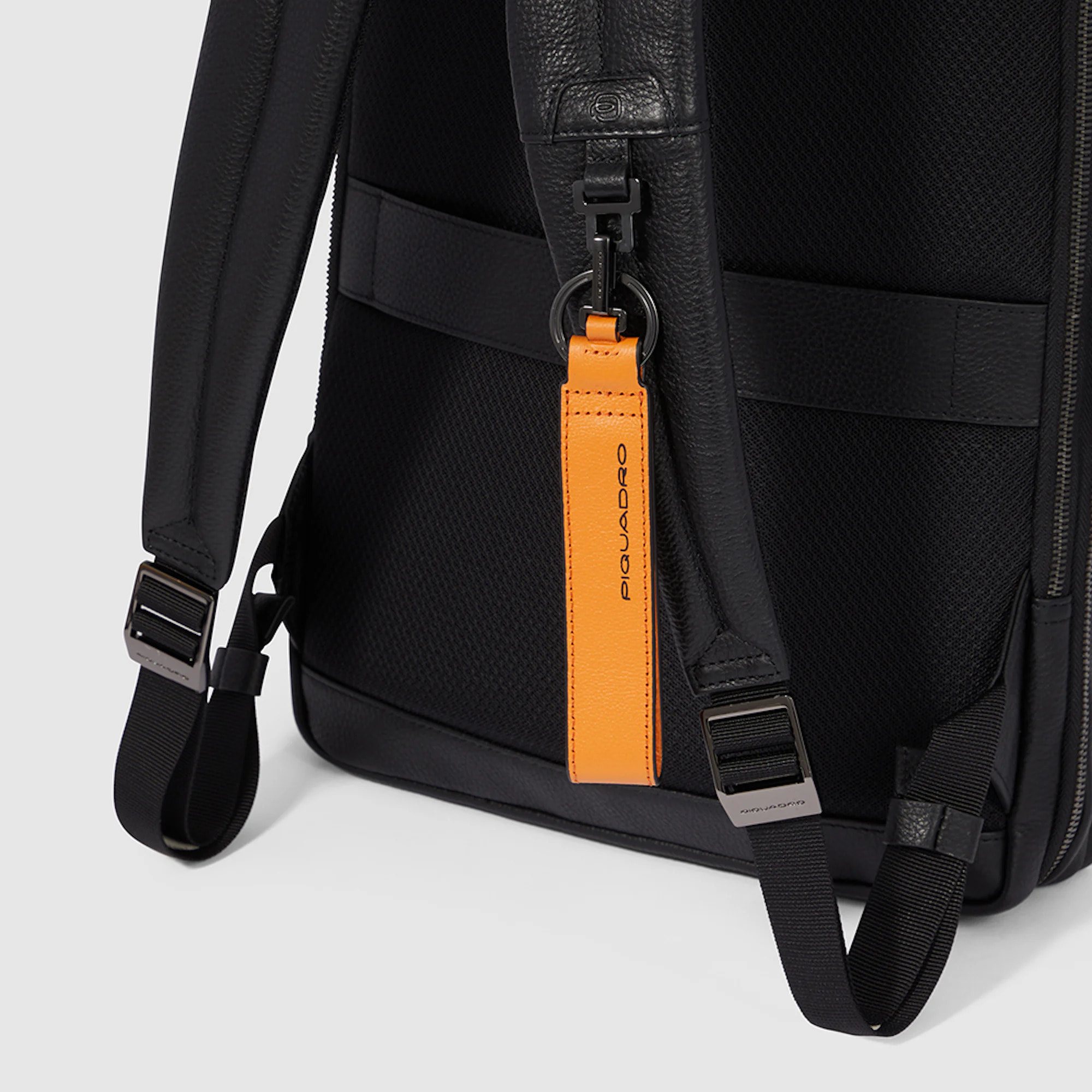 Piquadro Expandable, slim 14 computer backpack