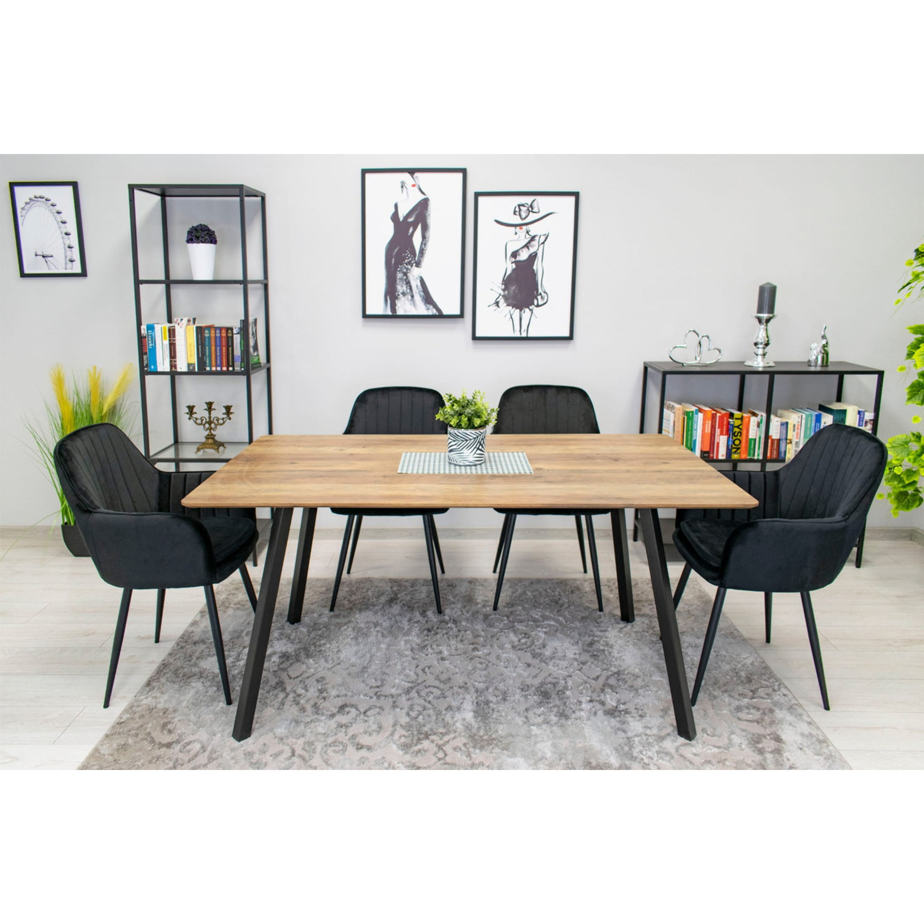 Sedia di design Lugo in velluto nero con gambe in metallo