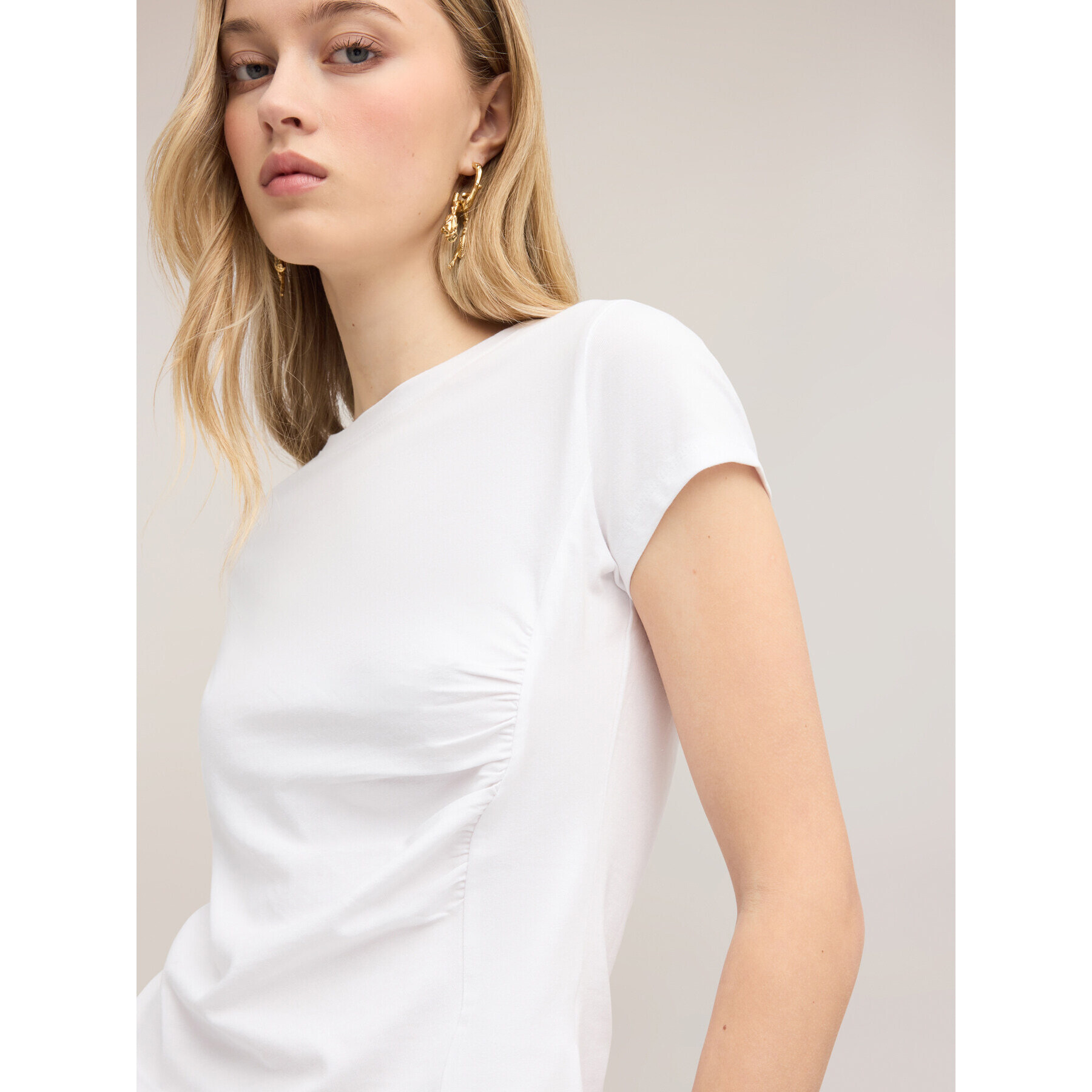 Motivi - Camiseta con drapeado lateral asimétrico - Blanco
