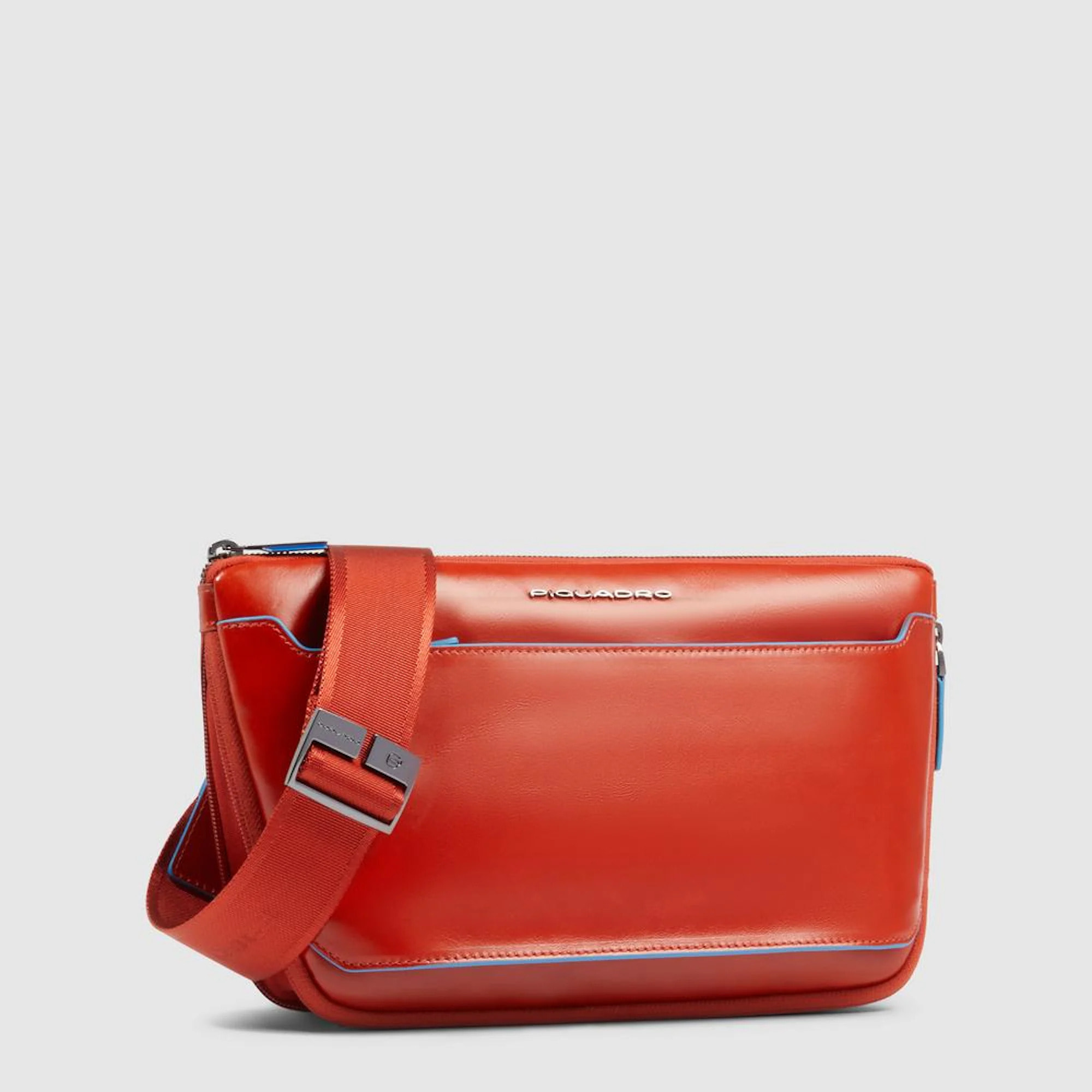 Piquadro Marsupio piatto espandibile in pelle con attacchi tracolla riposizionabili e tasca per AirPods®