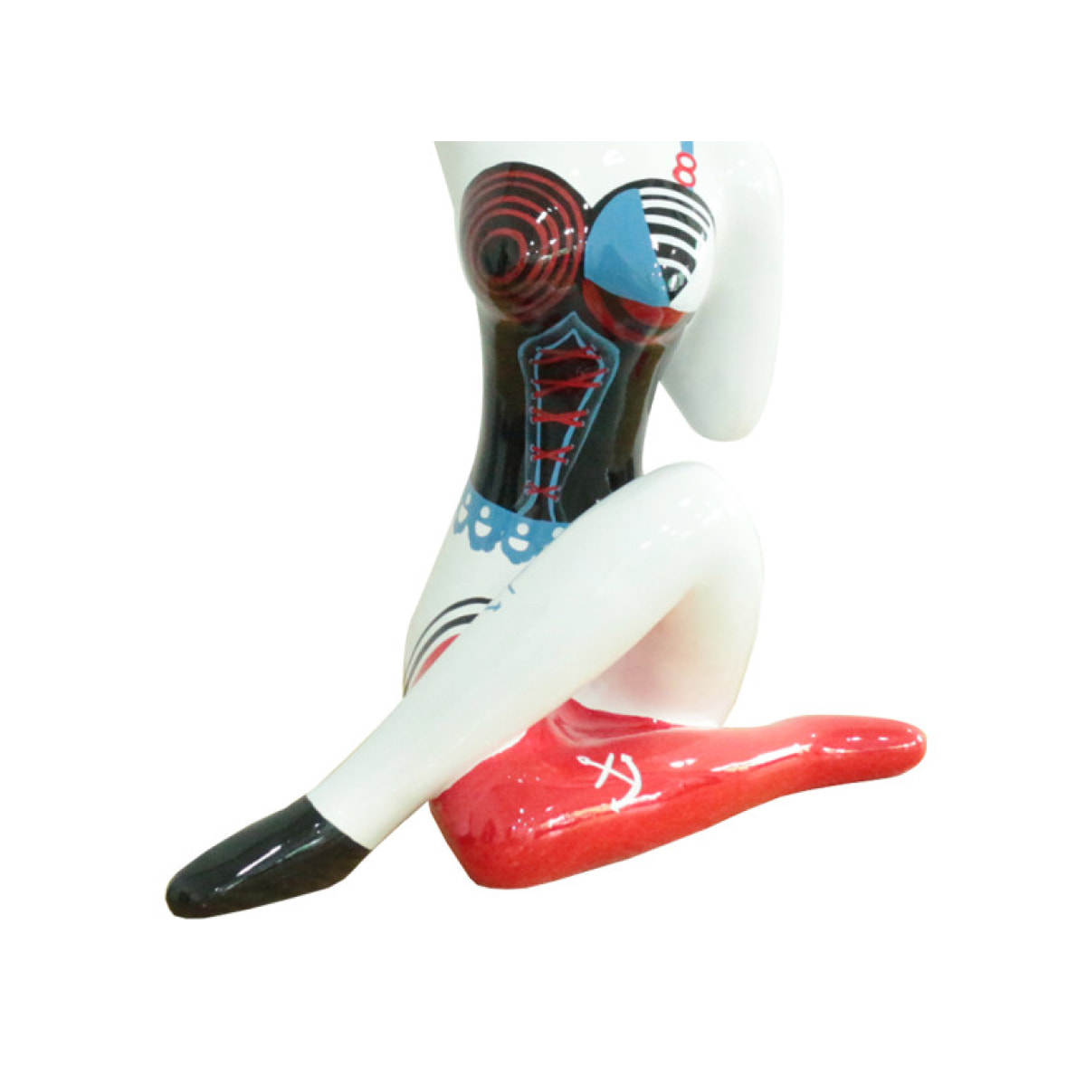 Statue femme assise en résine avec corset rouge noir et bleu H54cm - CIRCE 03