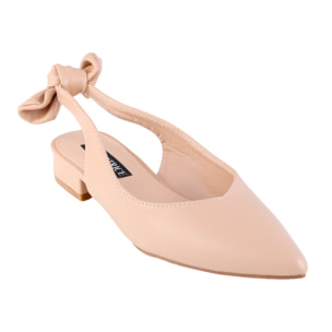 Decolletè bassi in simil pelle con fiocco ed elastico su cinturino