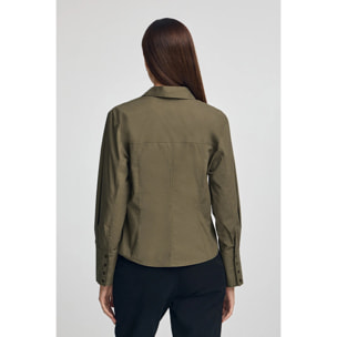 Camisa verde oliva de corte slim y cuello pico