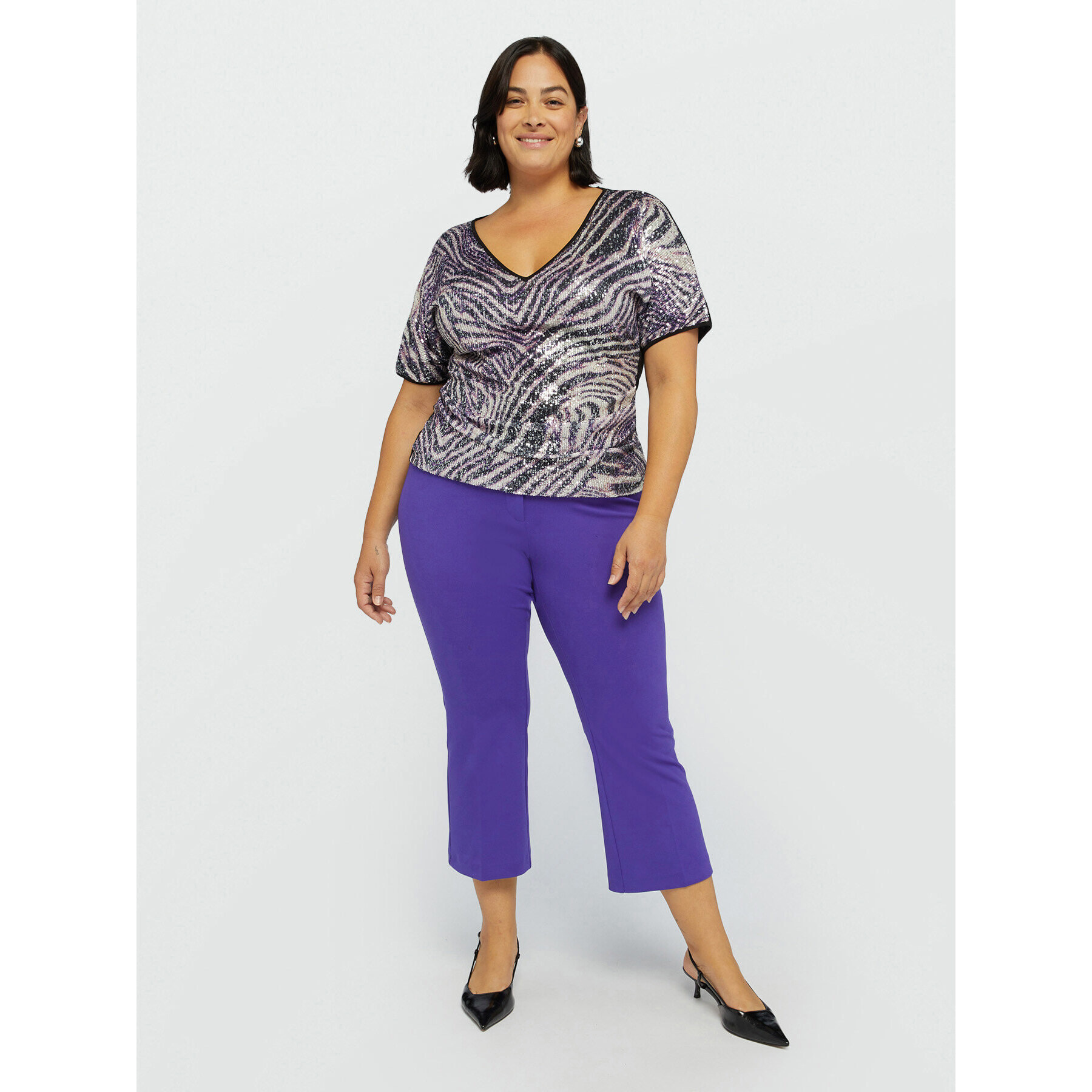 Fiorella Rubino - T-shirt con ricamo full paillettes - Nero