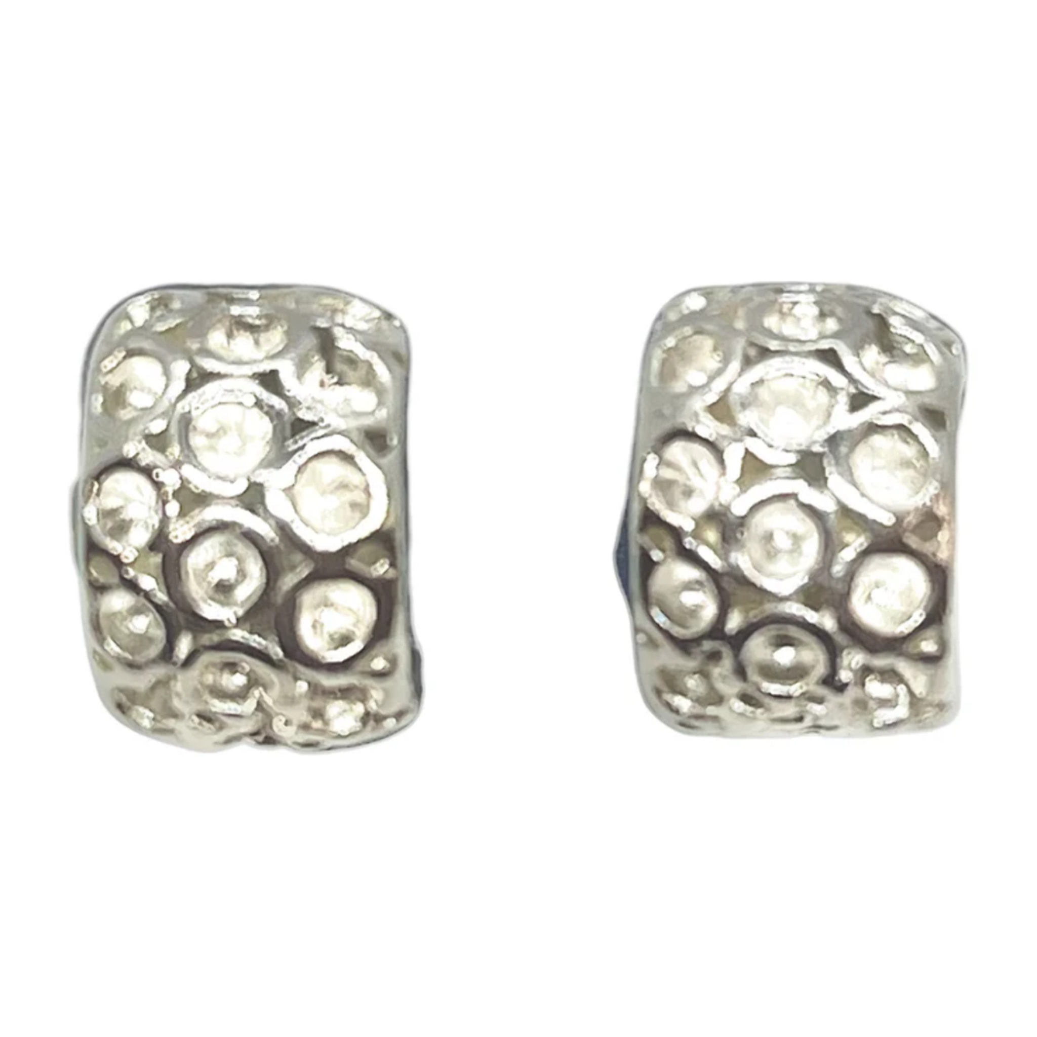 Pendiente Dots medio aro mini en plata 10µ