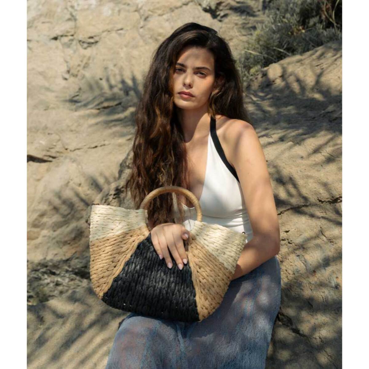 Bolso de mano rafia negro y tostado