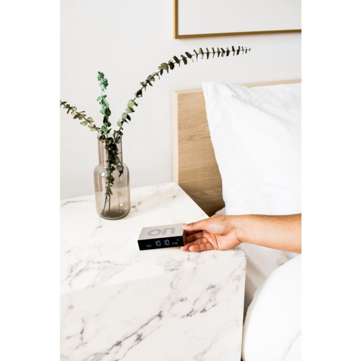 Réveil LEXON Flip Premium Rechargeable Aluminium