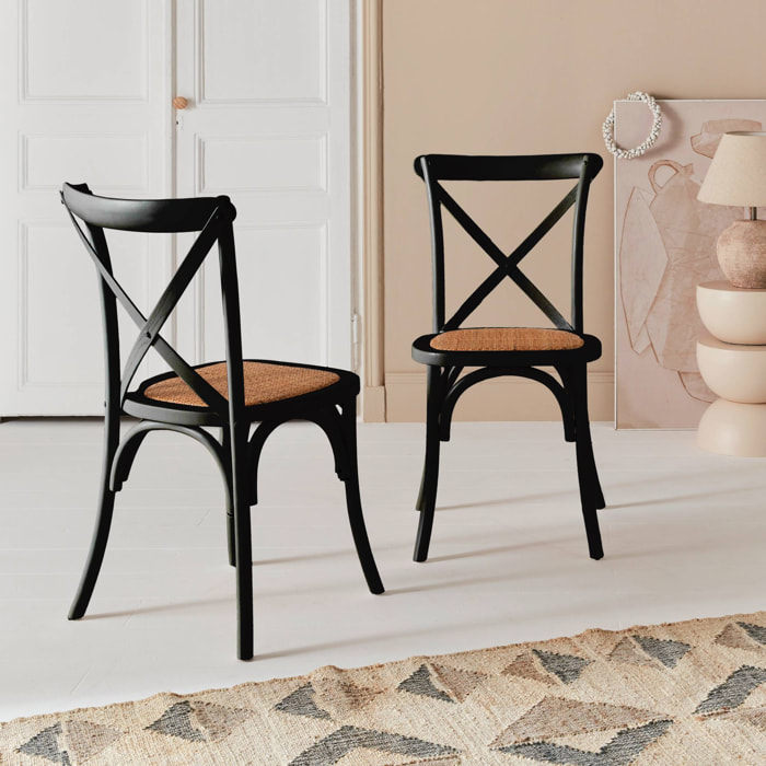 Lot de 2 chaises de bistrot en bois d'hévéa noir. vintage. assise en rotin. empilables