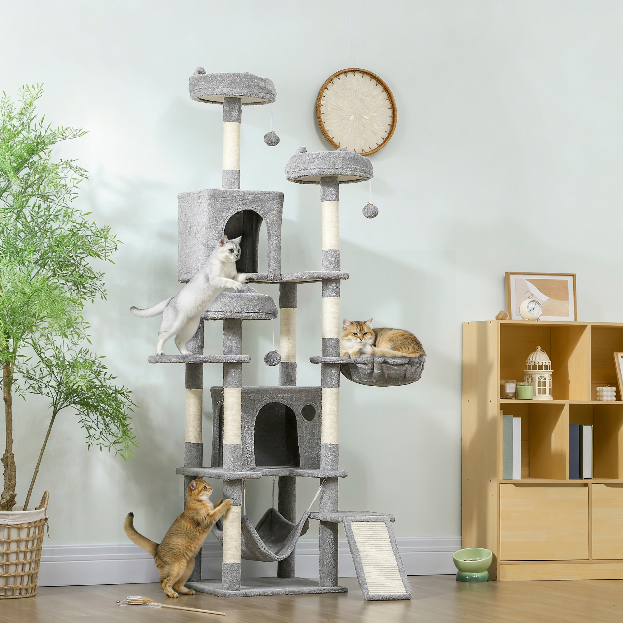Arbre à chat design XXL gris clair multi-activités - zones de repos, griffoirs, grattoir - H.192 cm