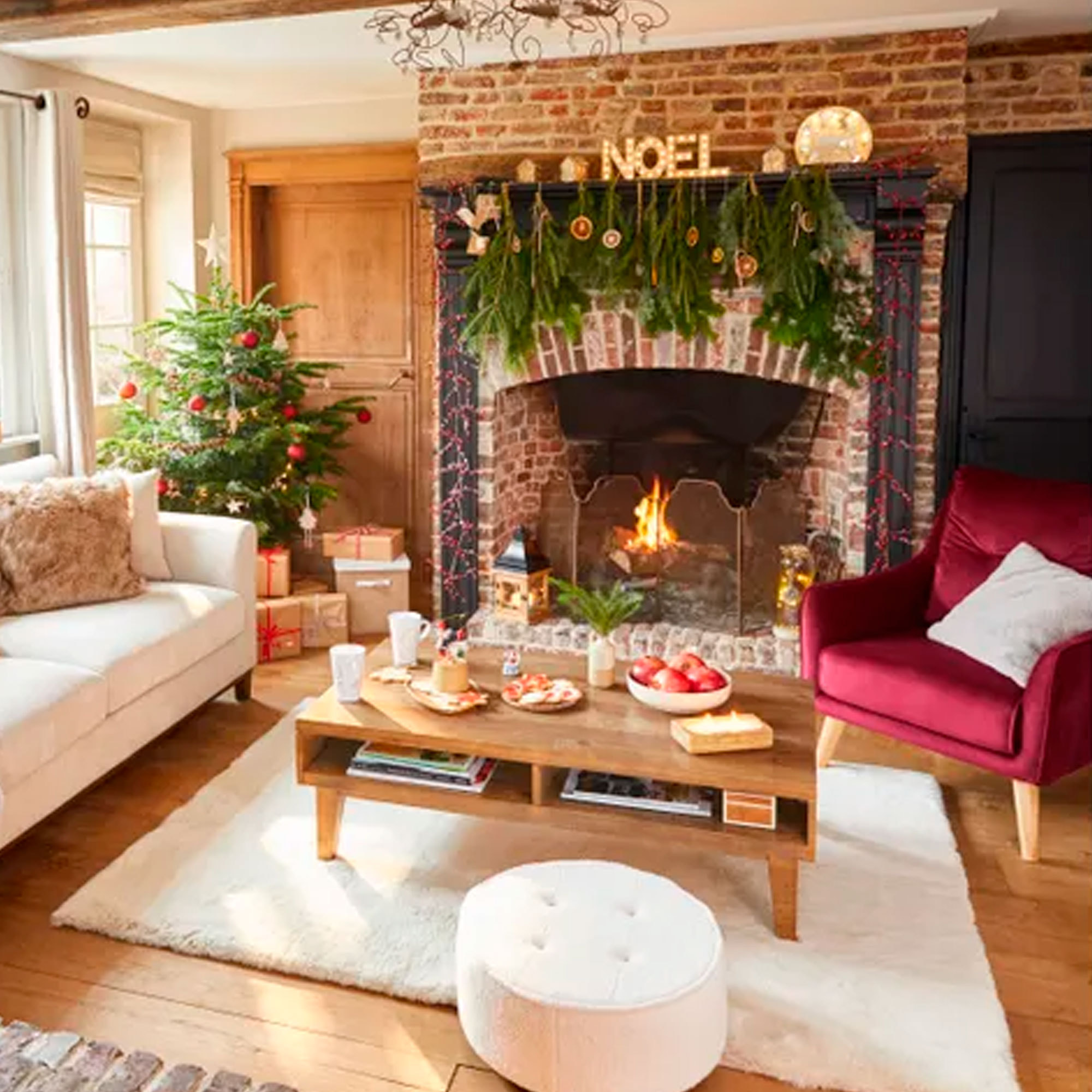 DECORACIÓN DE INTERIORES DE NAVIDAD DE EFECTO MADERA