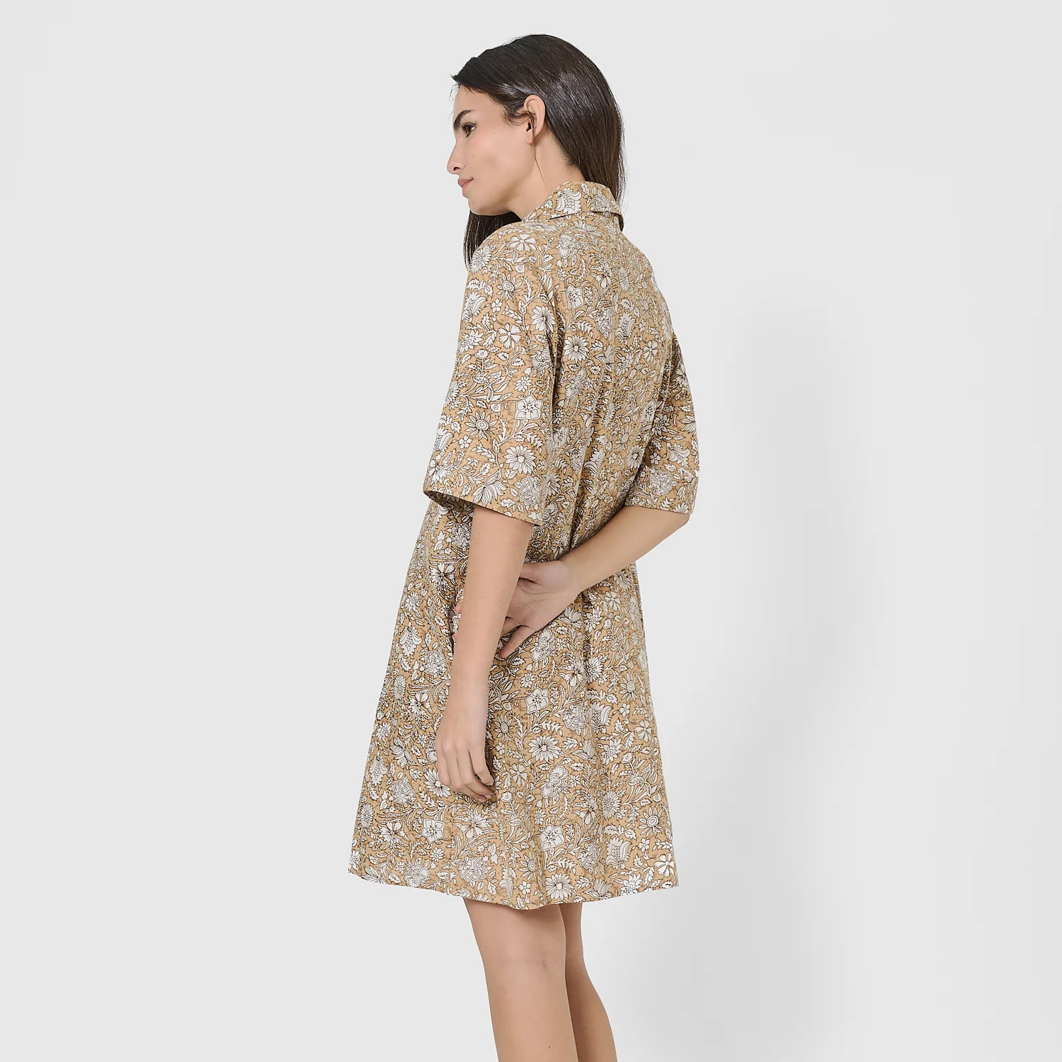 Vestito corto in filo mastella ocre