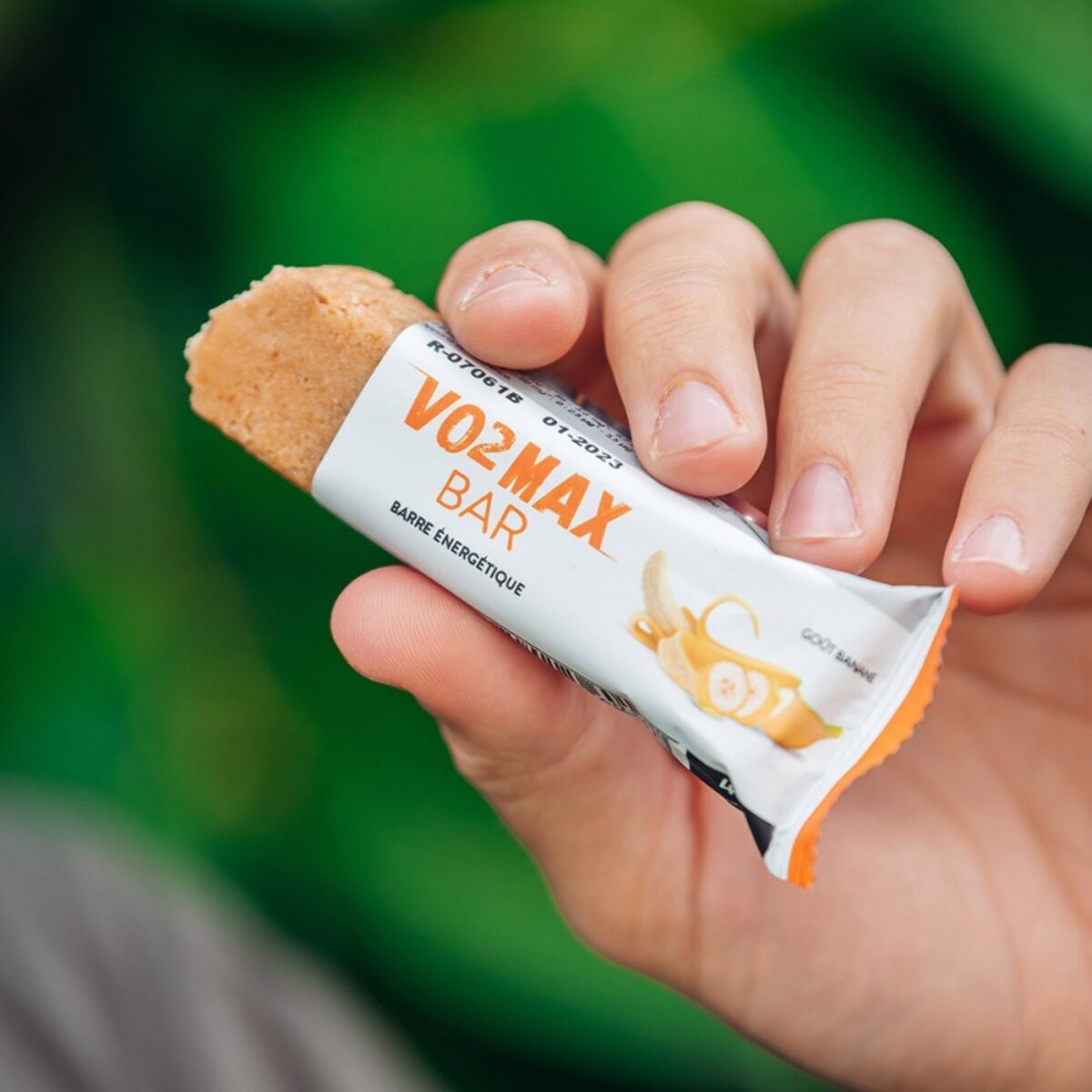 STC NUTRITION - VO2 Max Bar - Barre énergétique - Spéciale efforts longue durée - Glucides + Protéines (Whey) + Vitamines - Goût Banane, Chocolat ou Fruits Rouges - 5 barres