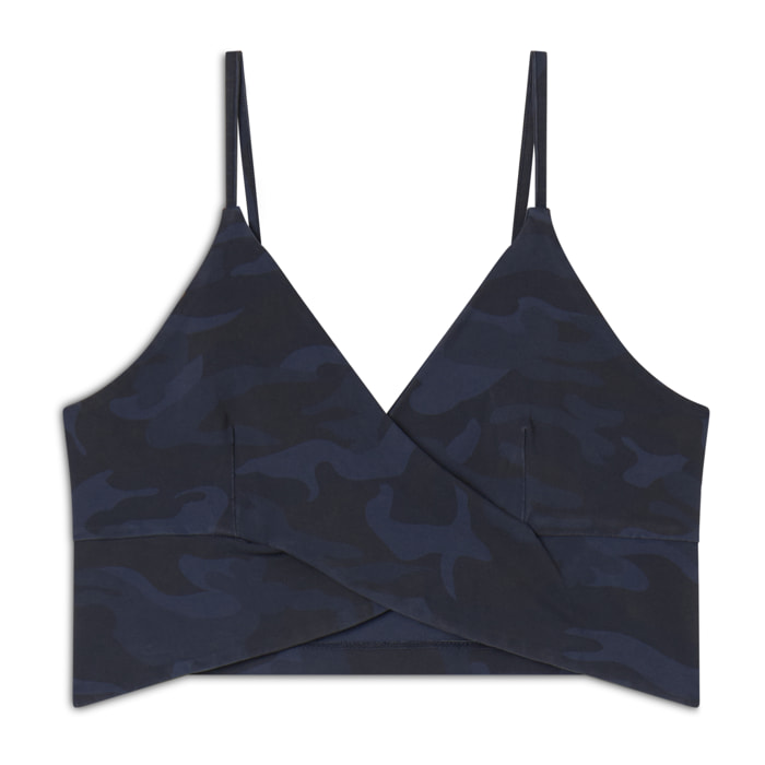 Top cropped fantasia camo con incroci frontali