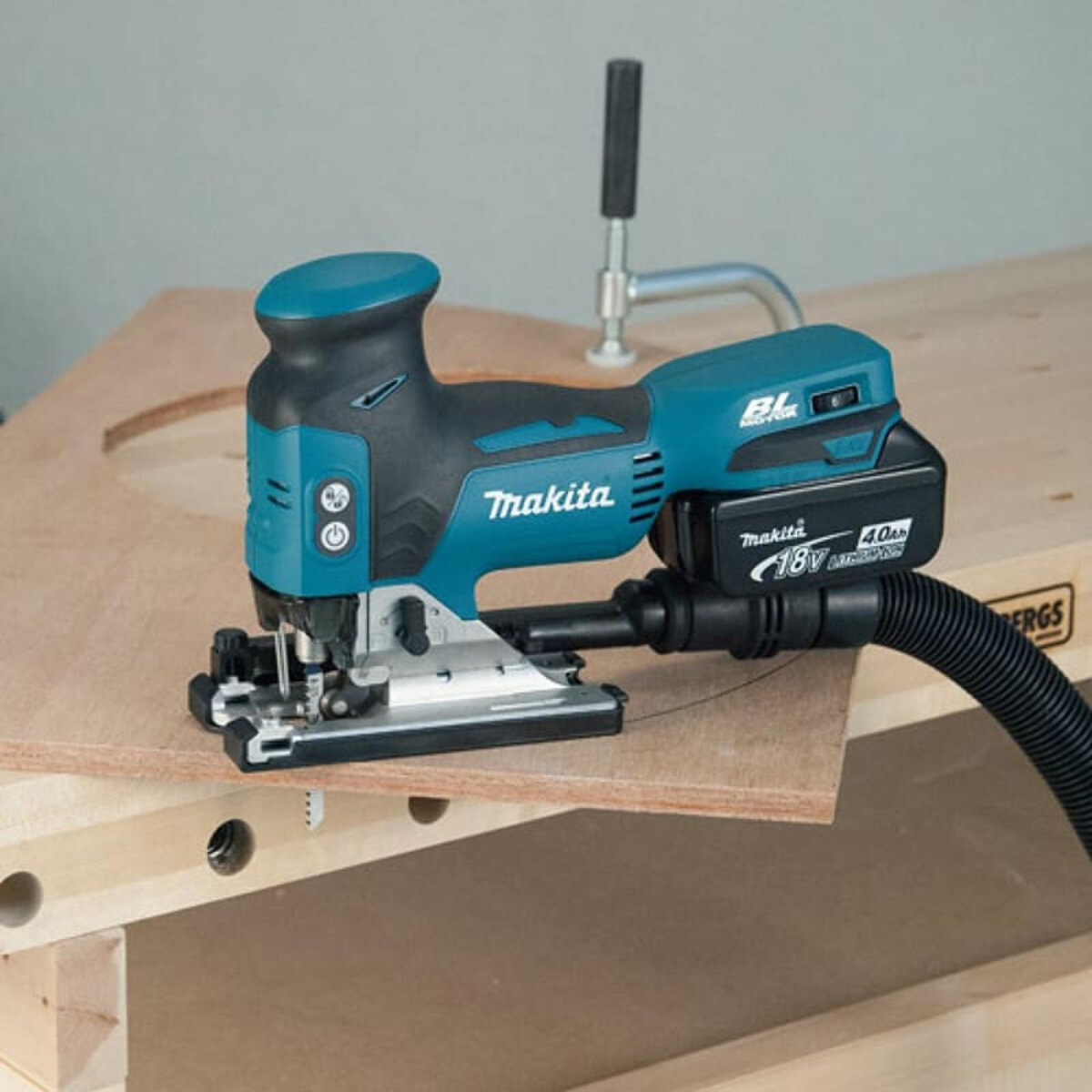 Sierra de calar MAKITA 18V Li-Ion - Sin batería ni cargador - DJV181ZJ