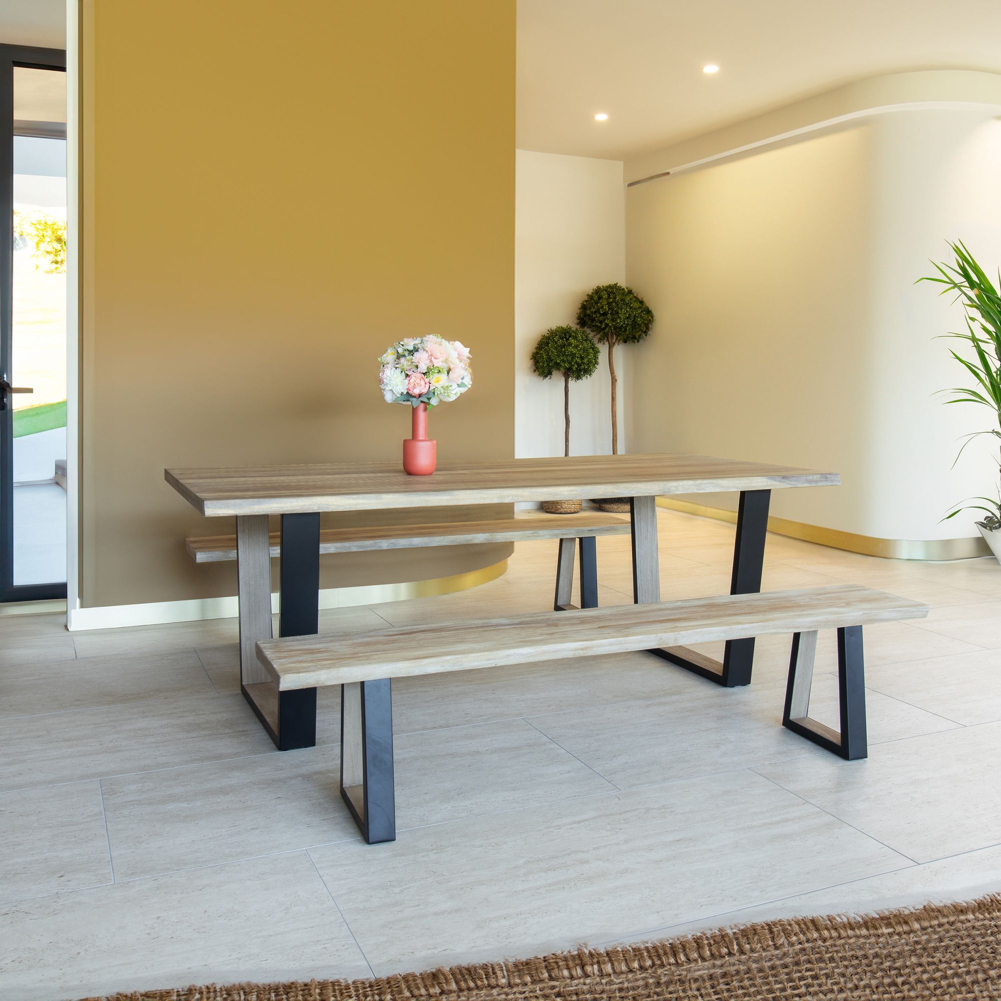 Ensemble table et banc en bois d'acacia et pieds métal noir HERA