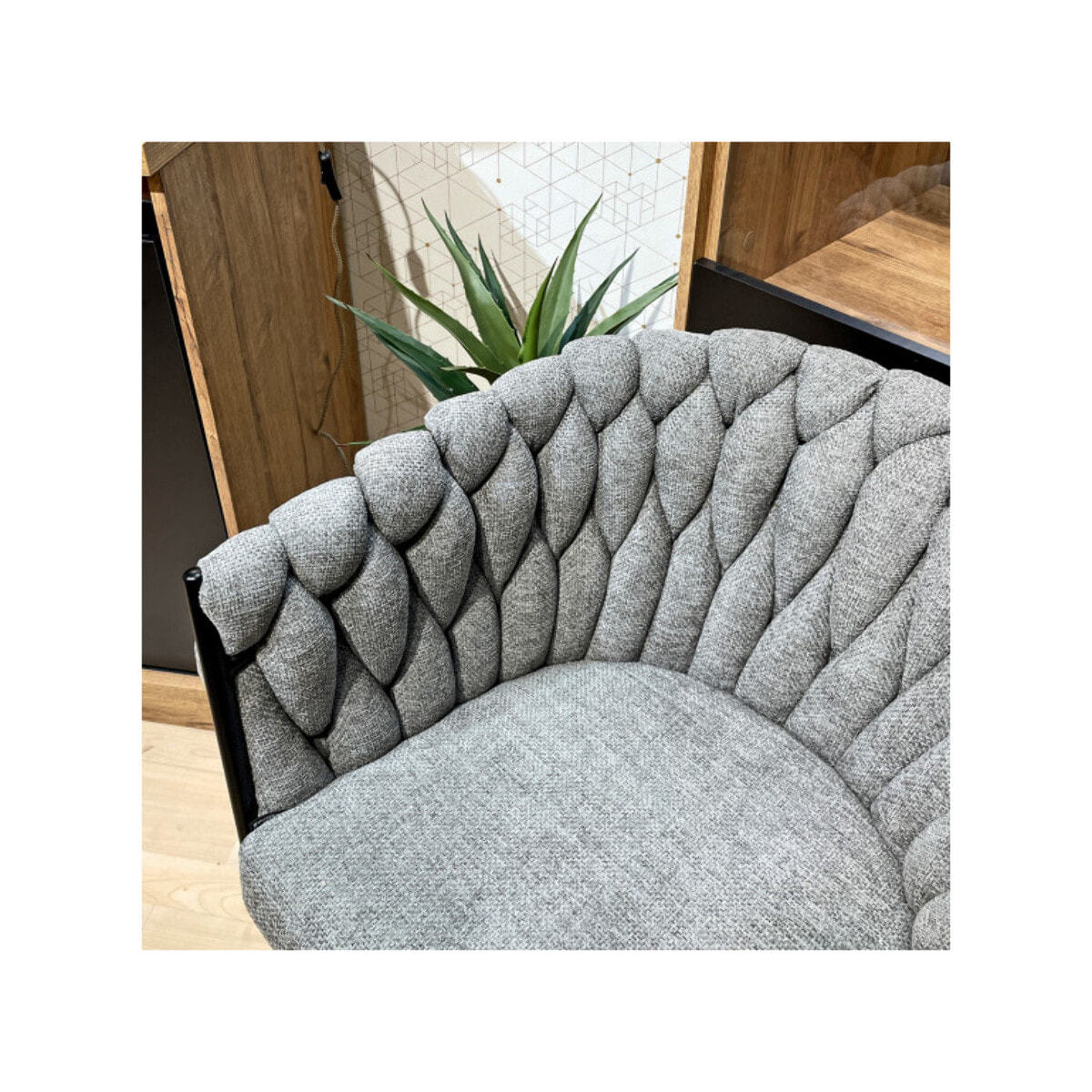 Chaise en tissu maille tressé matelassé avec accoudoirs - MELODIE 2