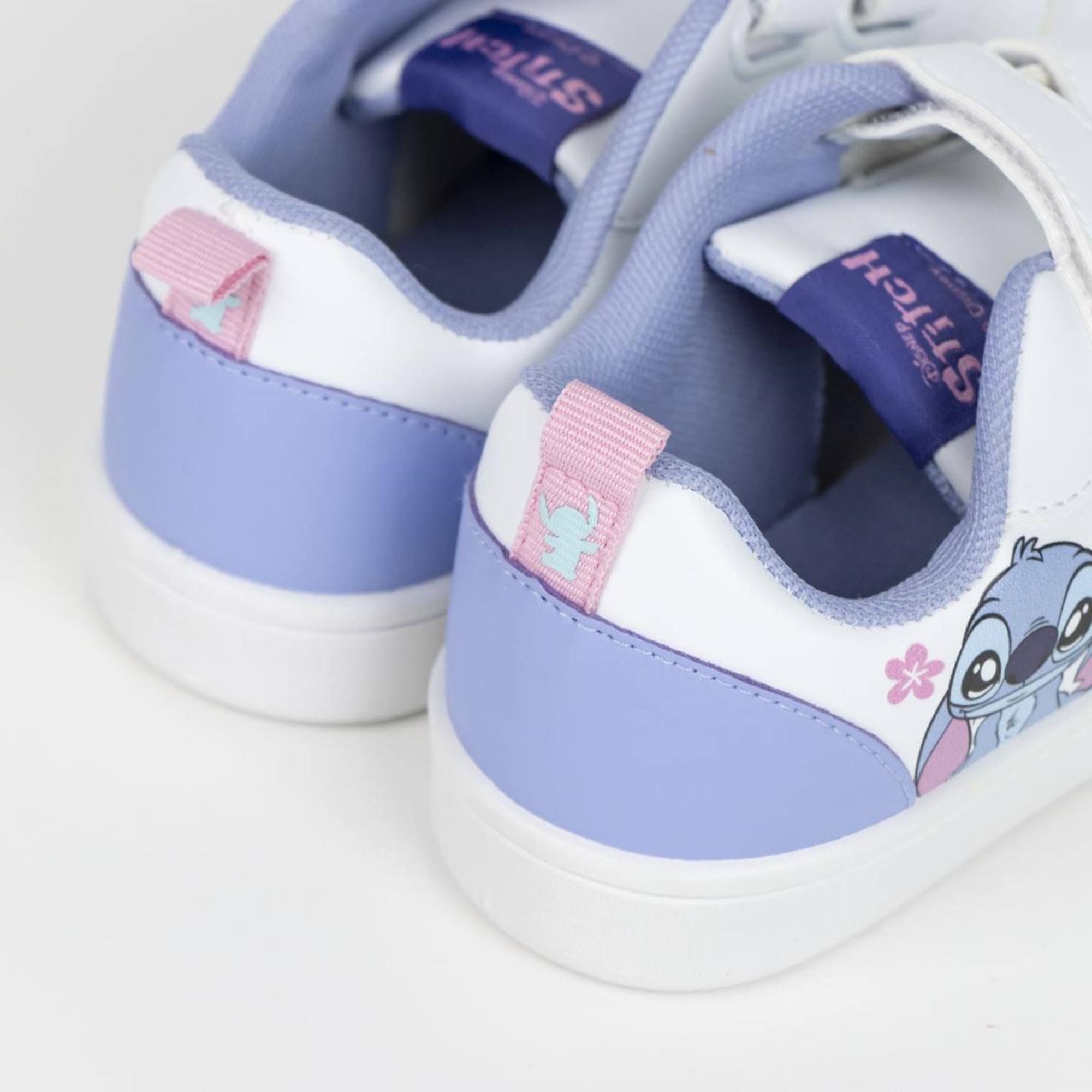 Zapatilla deportiva infantil unisex "Stitch"