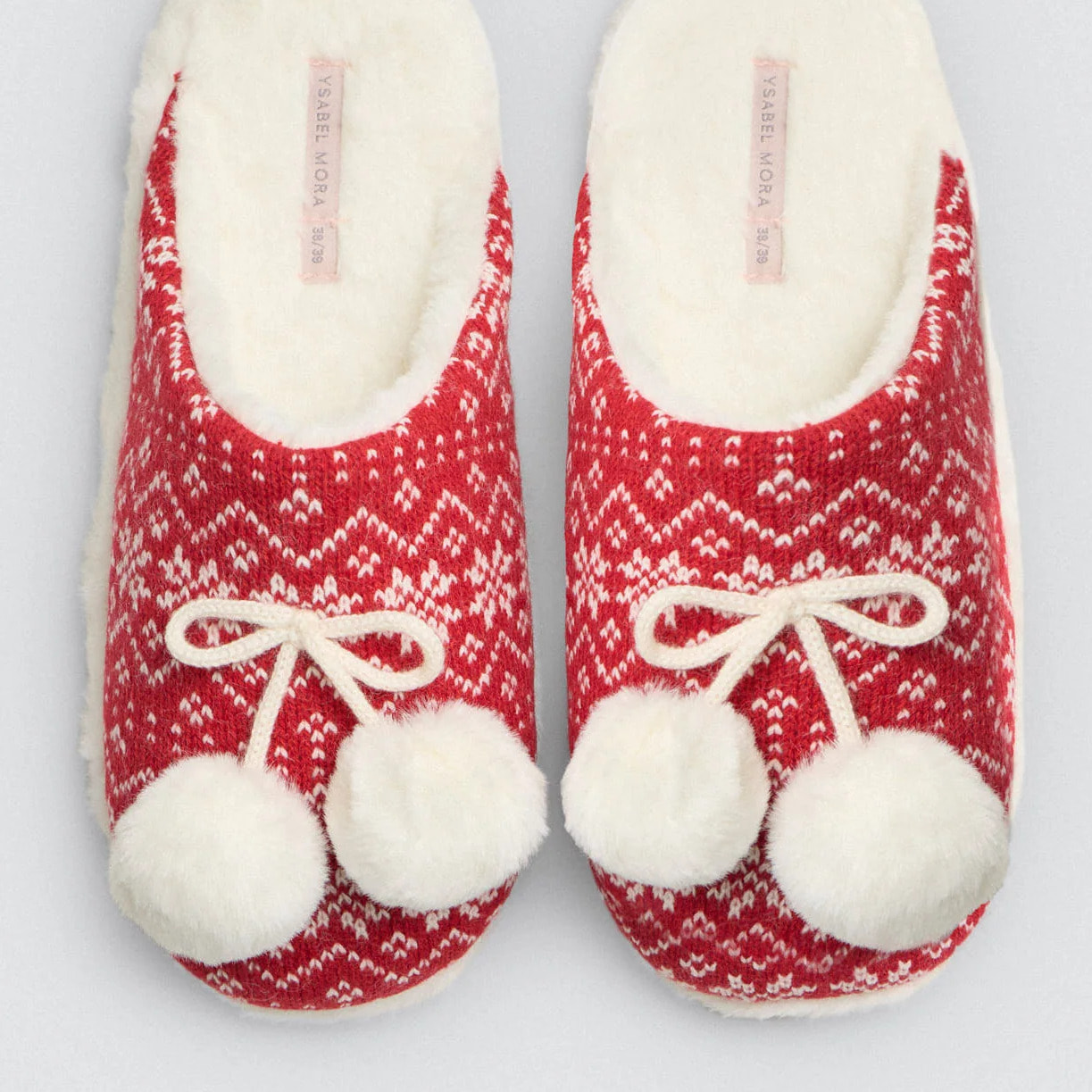 Pantofole da donna con pompon e stampa natalizia