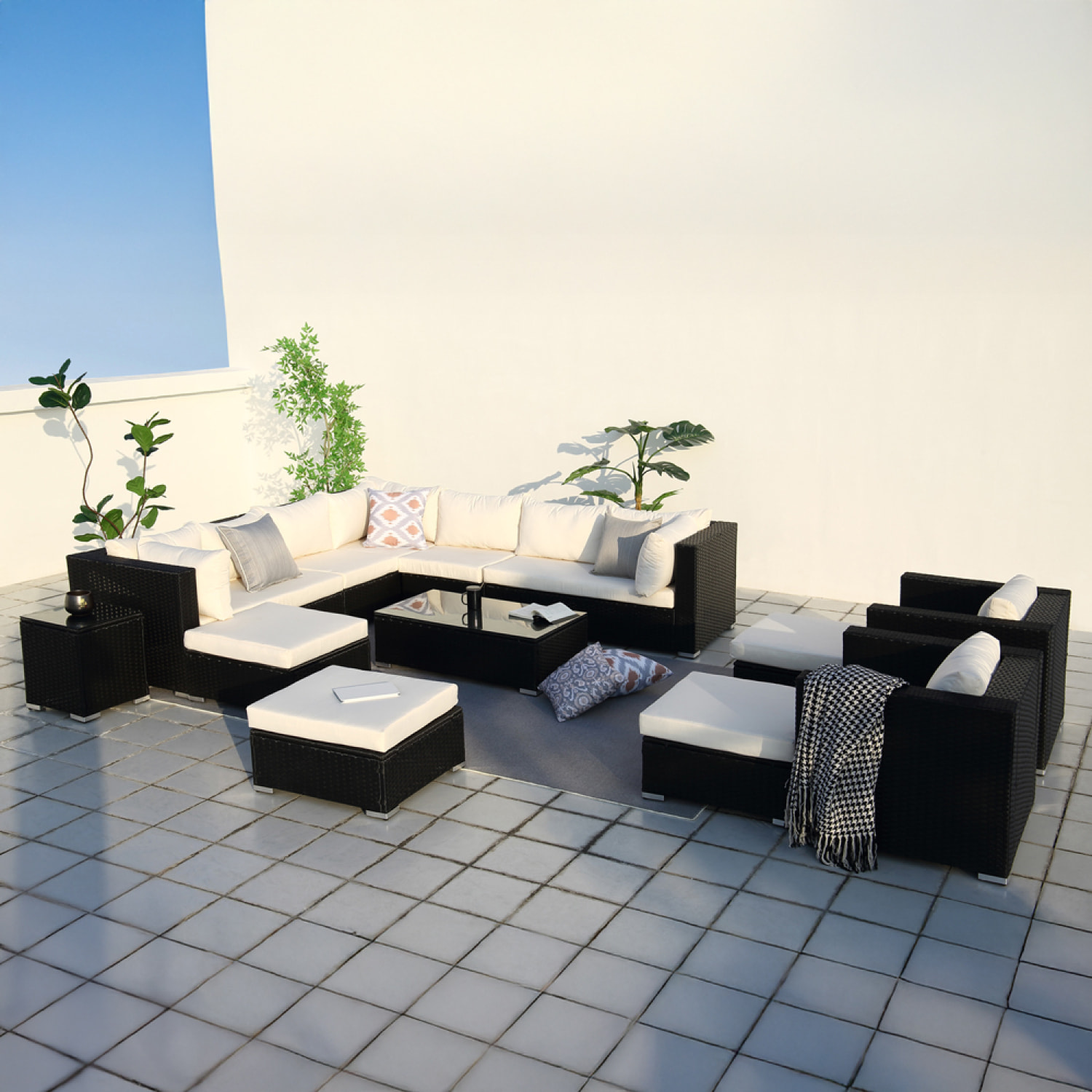 Salon de jardin modulable 13/14 places en résine tressée noir et blanc SANSA