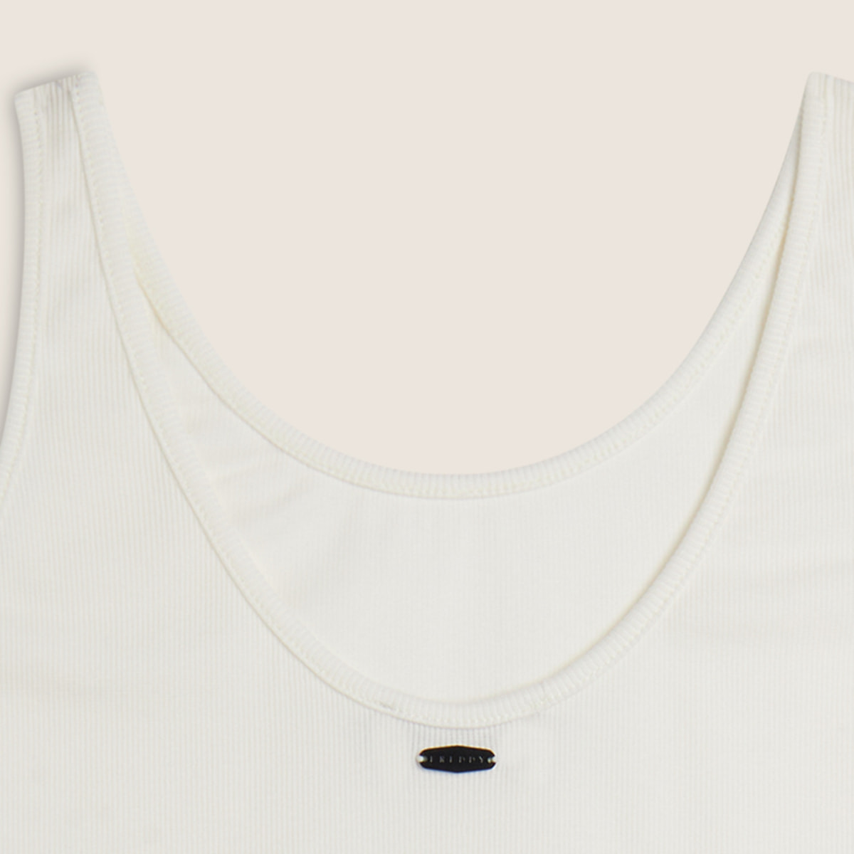 Canotta in cotone elasticizzato con ampio scollo posteriore