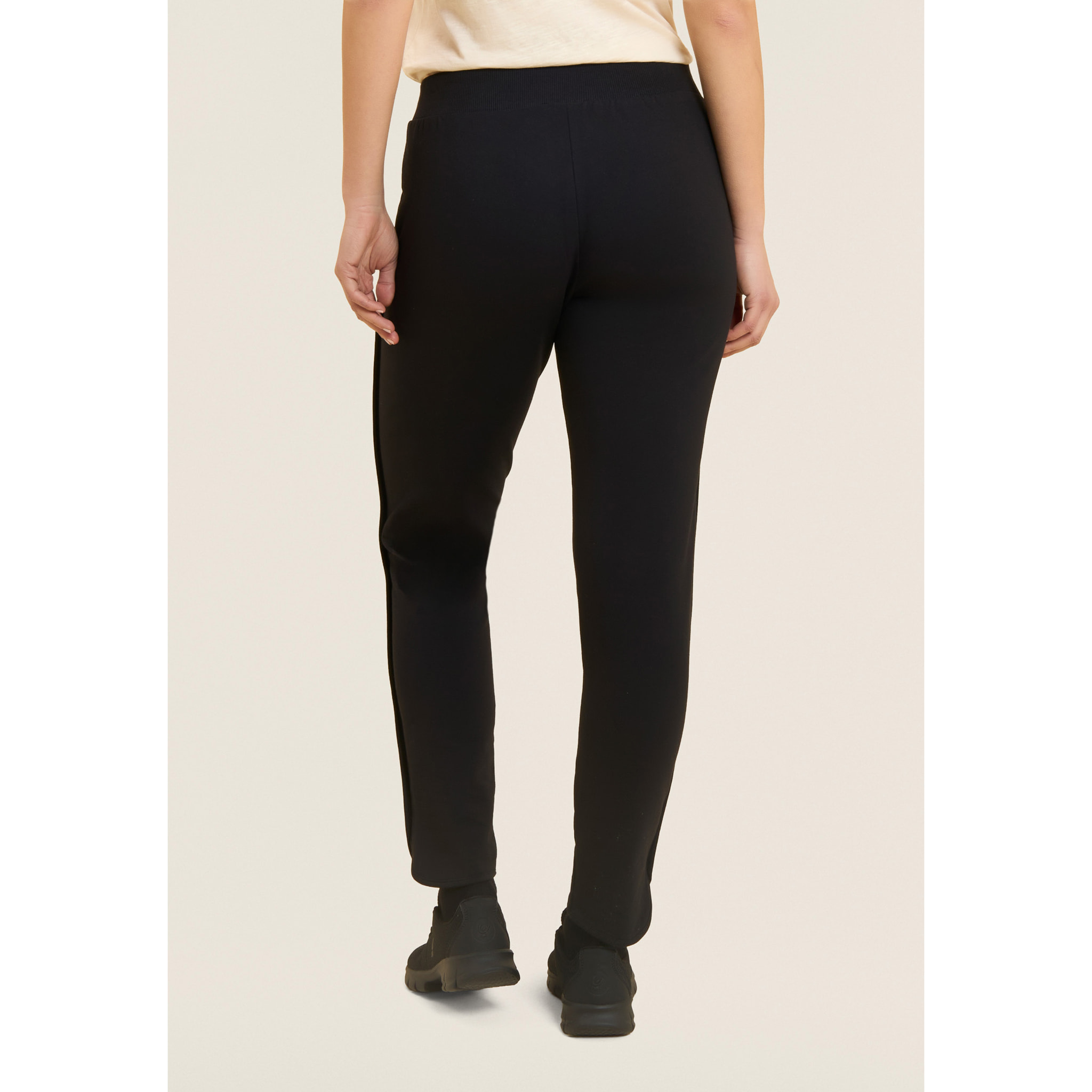 Pantaloni 7/8 con Fondo Stondato e Vita Sagomata