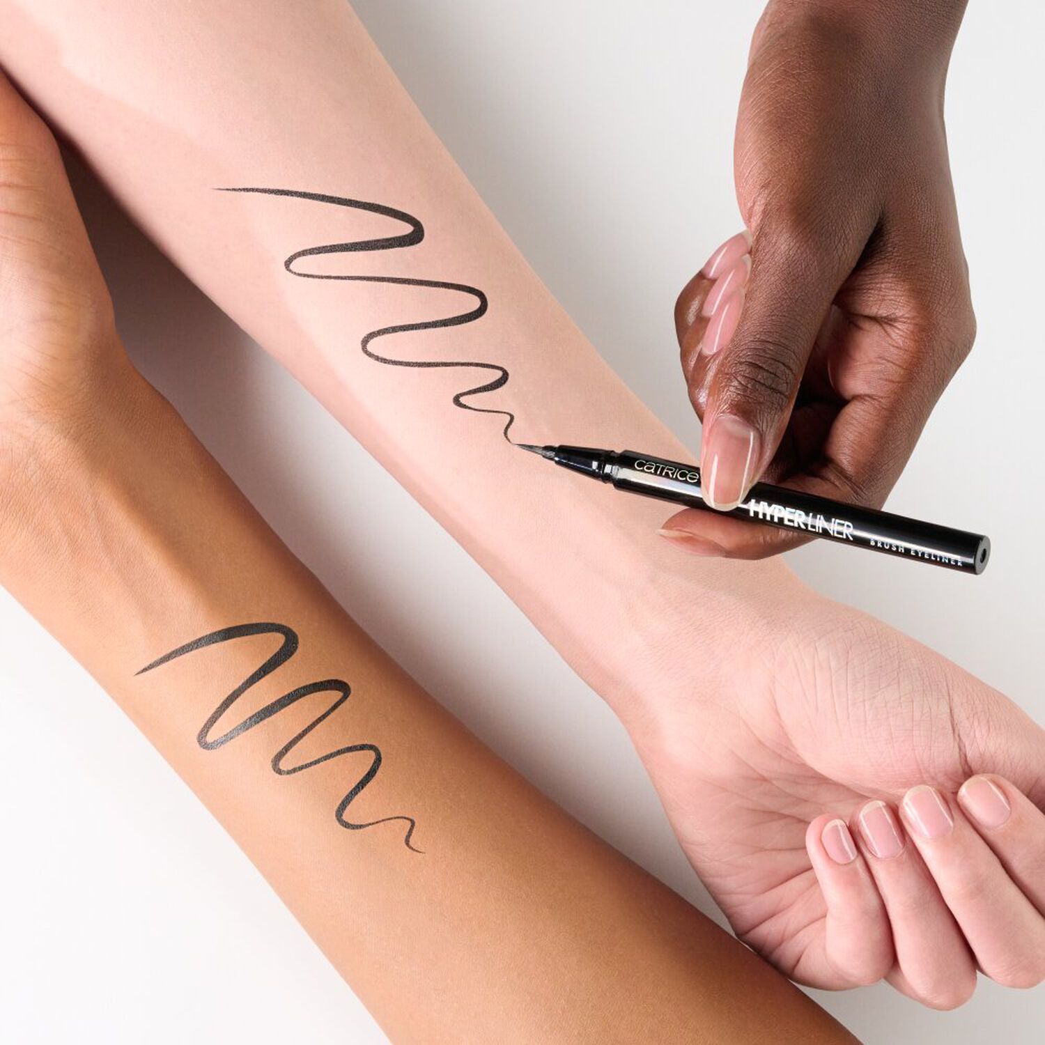 Hyper Liner - Eye-liner Pointe Ultra-fine